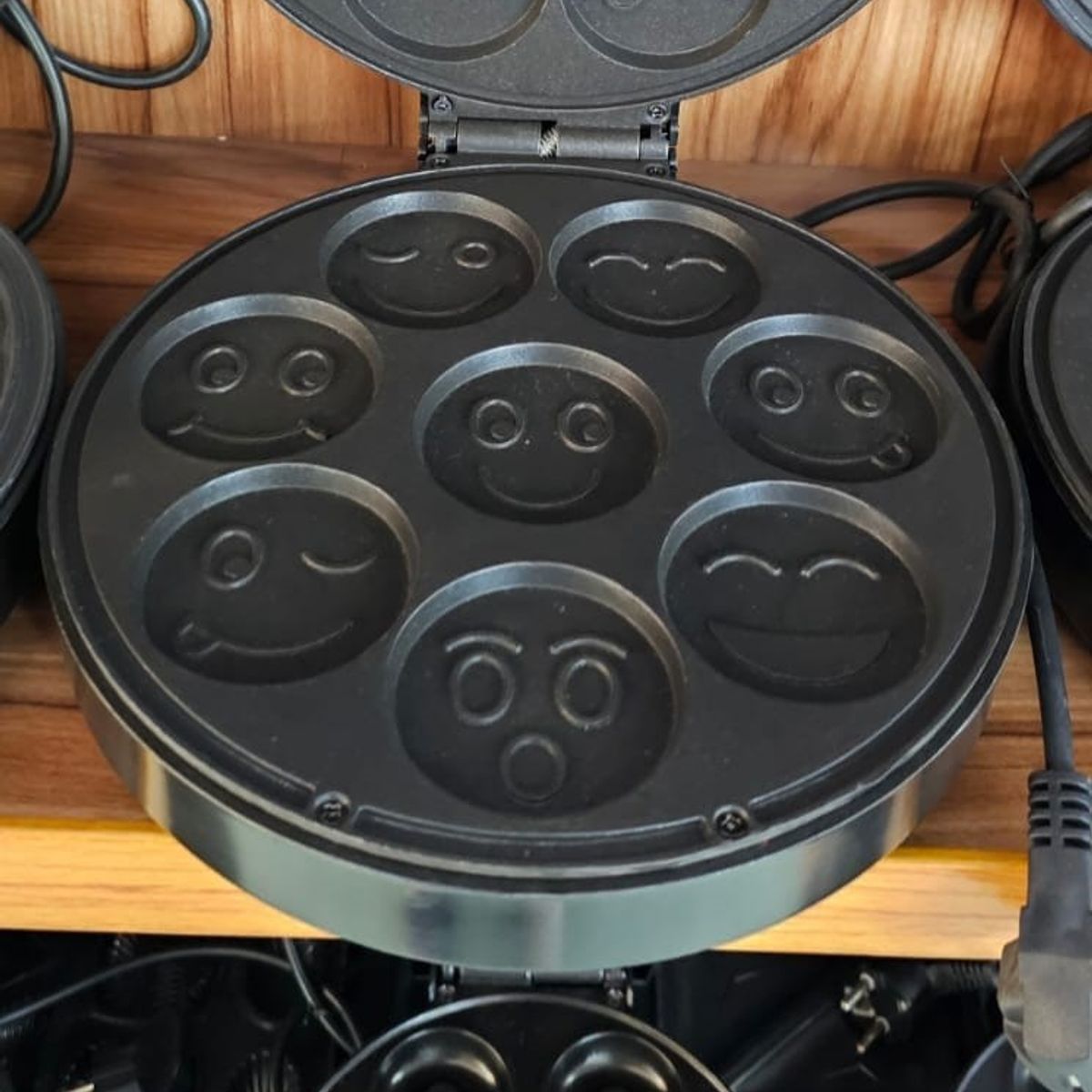 GENERICO - Máquina Eléctrica para Panqueques con Caritas – 24 cm