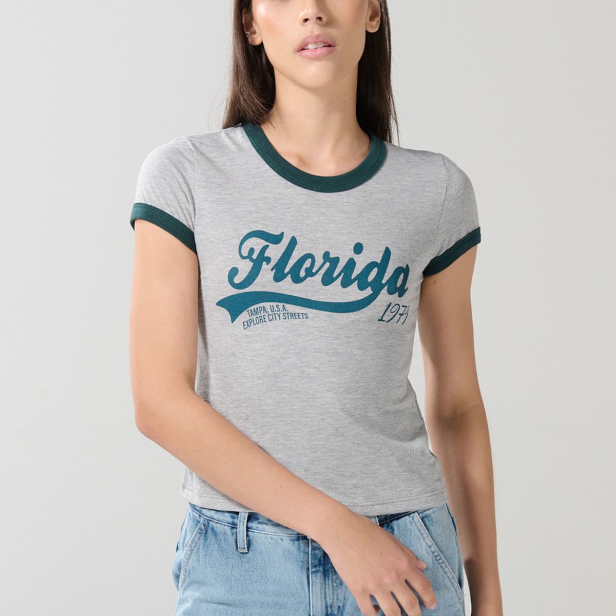 KOAJ - KOAJ Camiseta college gris con contrastes y manga corta Mujer