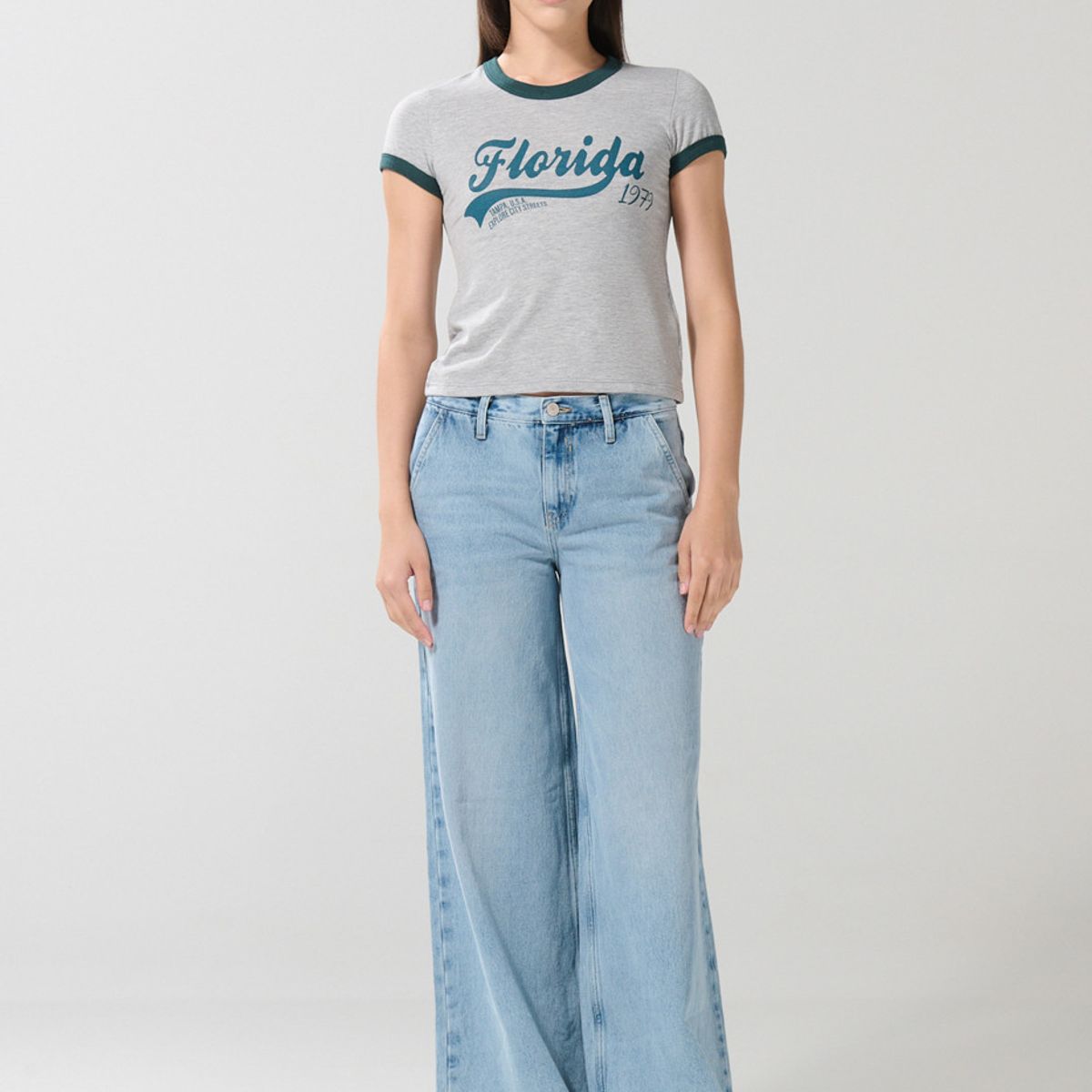 KOAJ - KOAJ Camiseta college gris con contrastes y manga corta Mujer