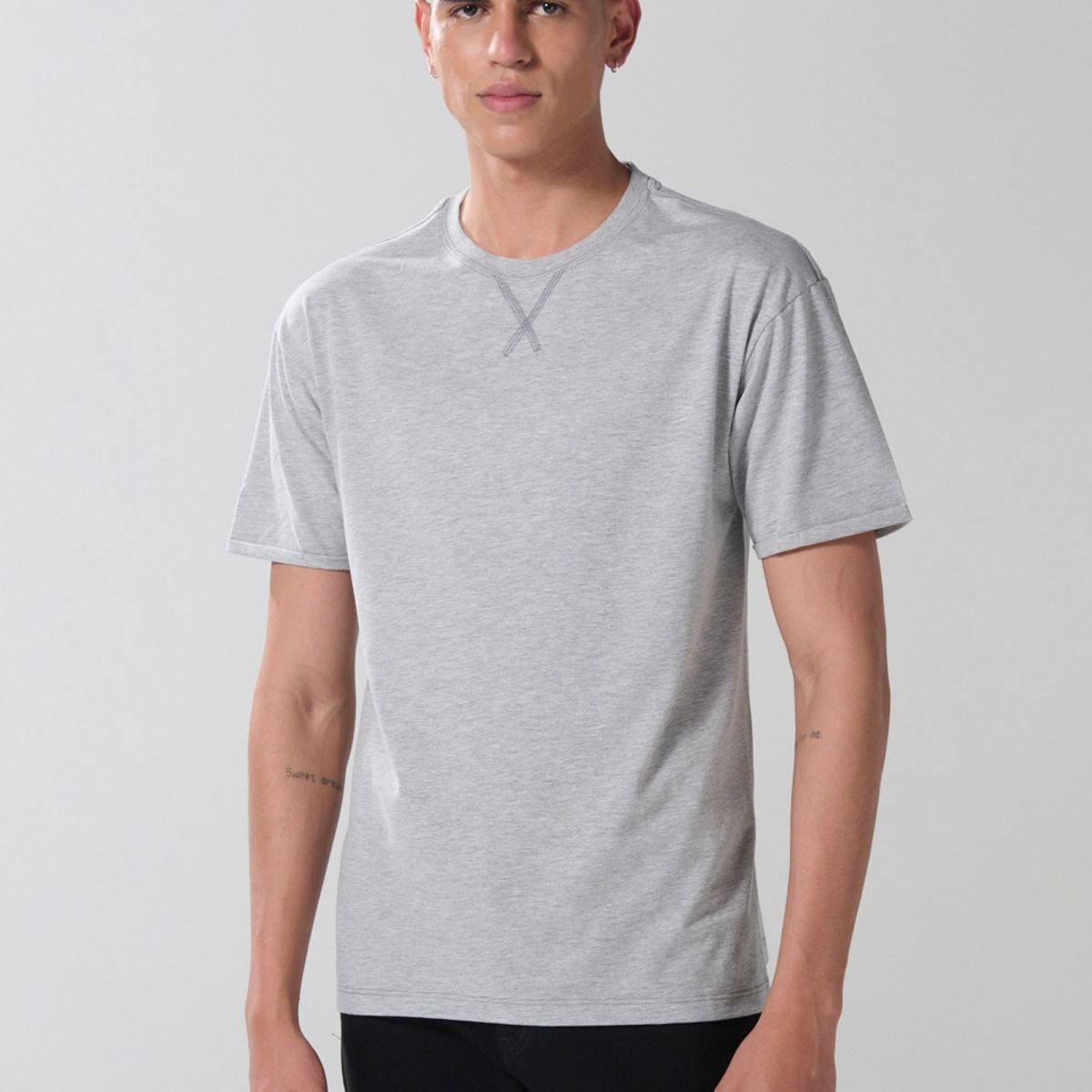 KOAJ - KOAJ Camiseta gris clara en algodón manga corta con costura Hombre