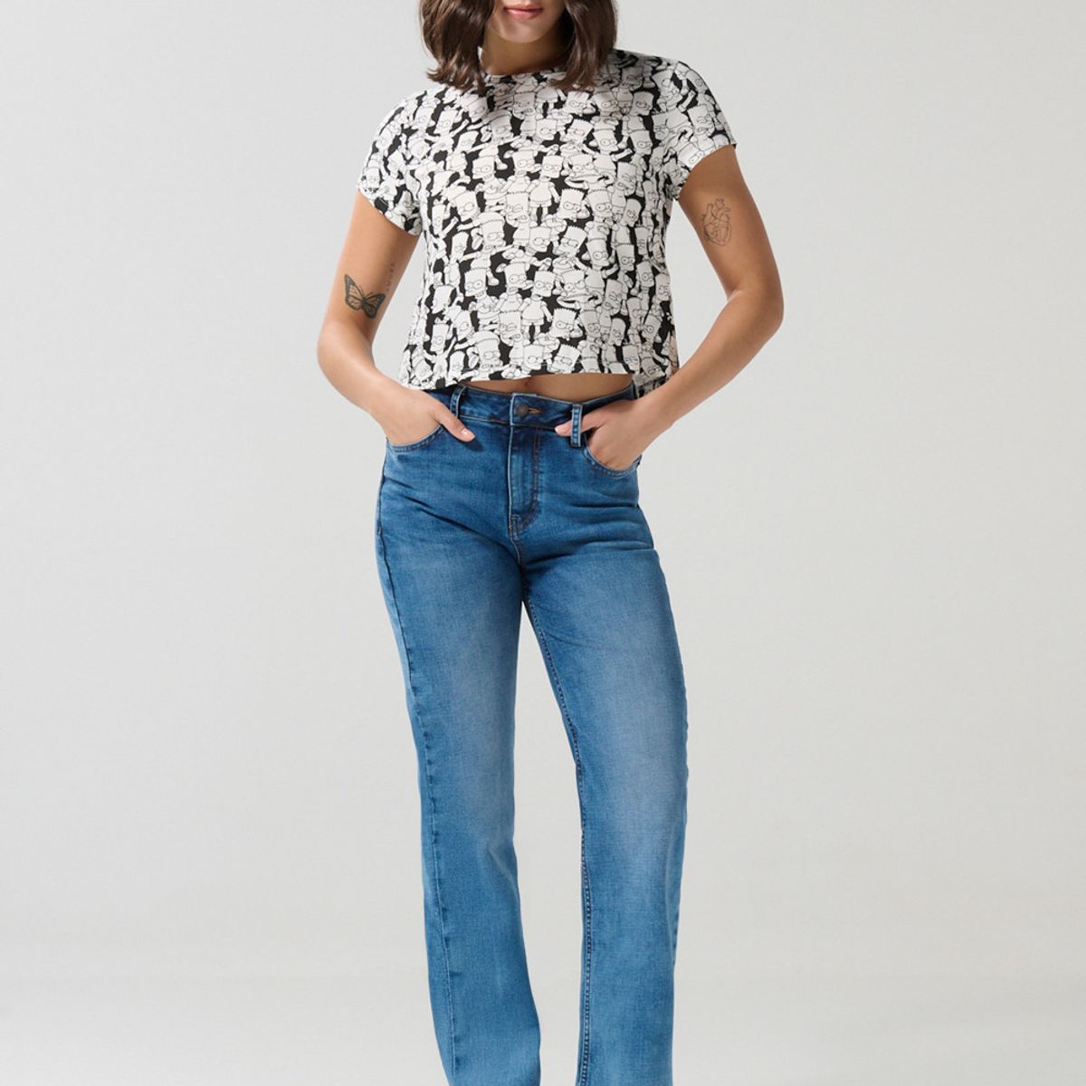 KOAJ - KOAJ Camiseta negra cuello redondo con diseños de Los Simpso Mujer