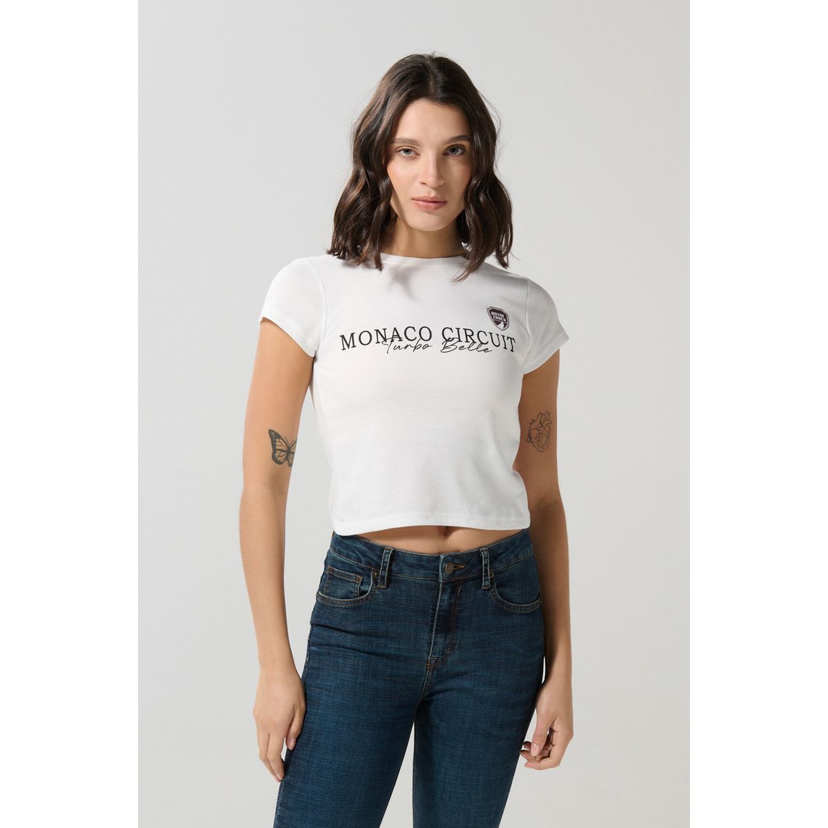 KOAJ - KOAJ Camiseta crema acanalada con cuello redondo y arte coll Mujer