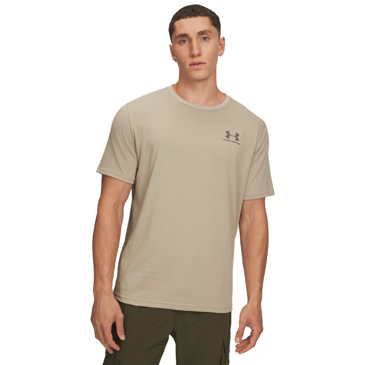 UNDER ARMOUR - Camiseta Under Armour Sportstyle Left Chest Hombre-Café