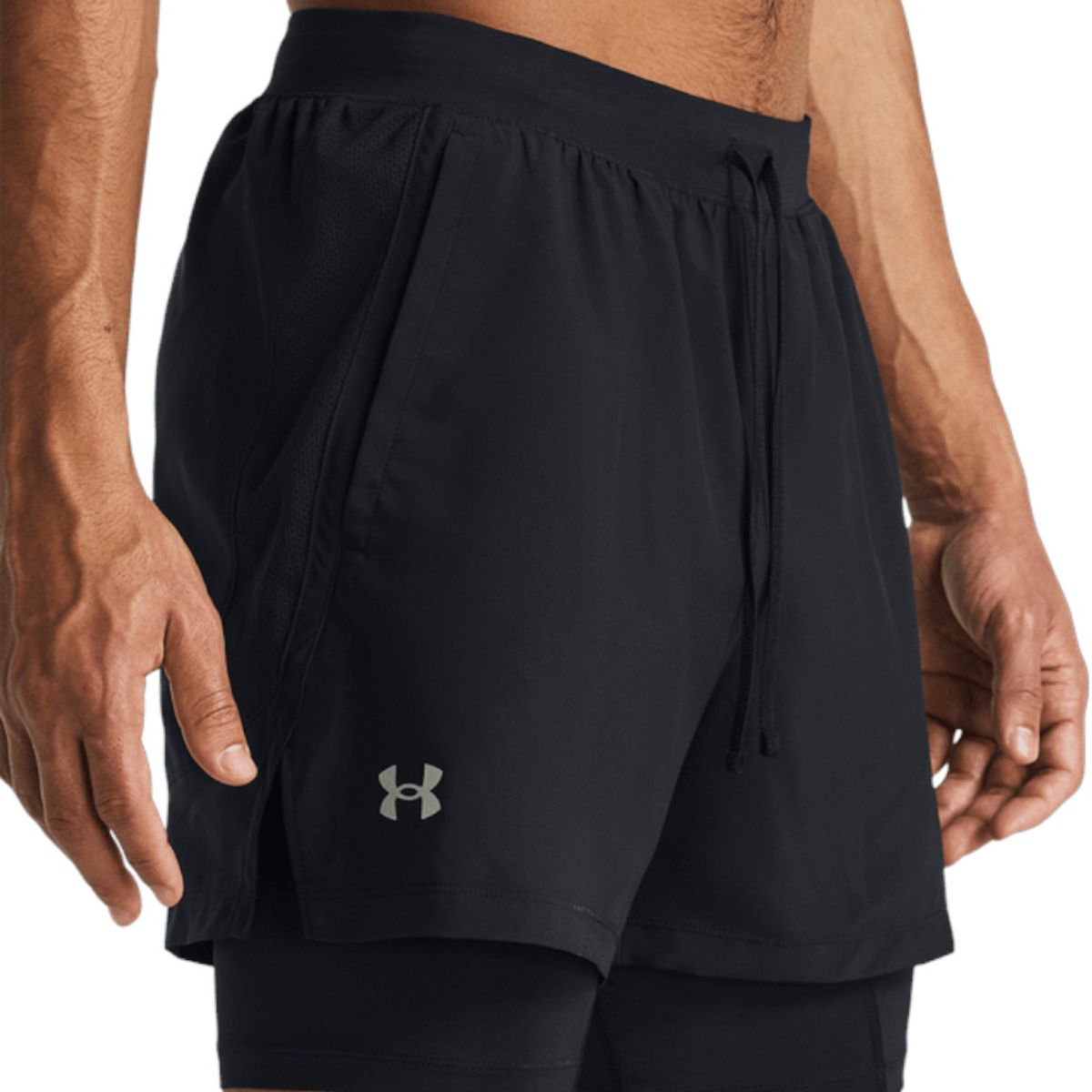 UNDER ARMOUR - Pantaloneta Under Armour Launch 5 2N1 Hombre-Negro
