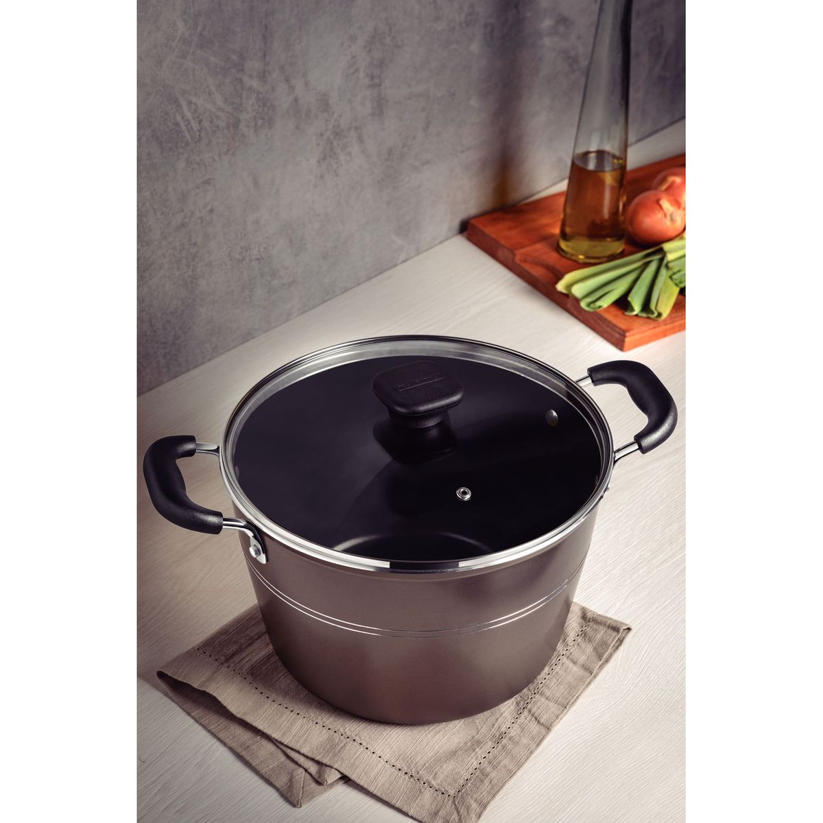 TRAMONTINA - Olla Alta Tramontina Sicília en Aluminio con Revestimiento Interno y Externo en Antiadherente Starflon Excellent Avellana con Tapa 24 cm 5,7 L