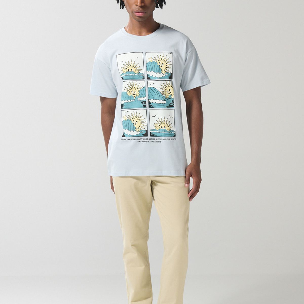 KOAJ - KOAJ Camiseta cuello redondo azul clara con arte de playa Hombre