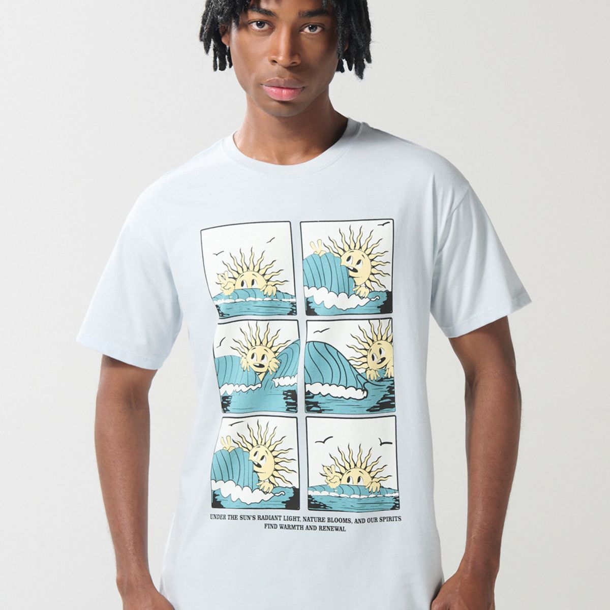 KOAJ - KOAJ Camiseta cuello redondo azul clara con arte de playa Hombre