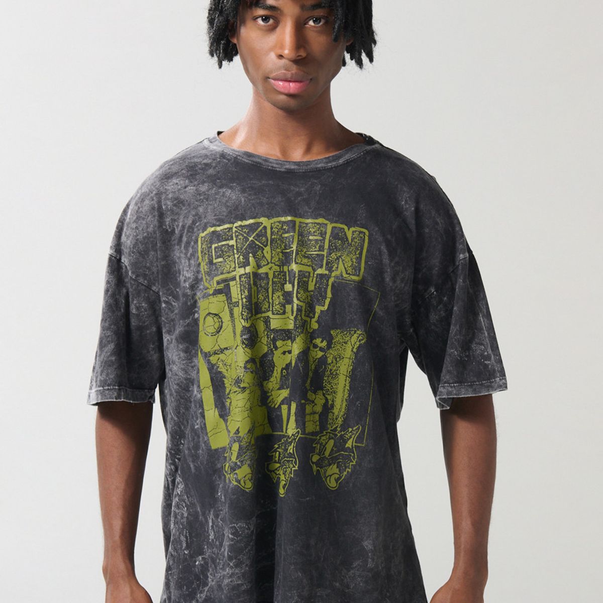 KOAJ - KOAJ Camiseta oversize manga corta gris tie dye de Green Day Hombre