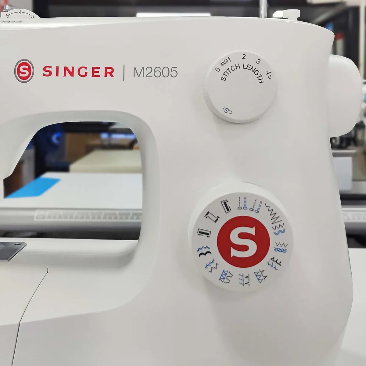 SINGER - MAQUINA DE COSER FAMILIAR SINGER M2605