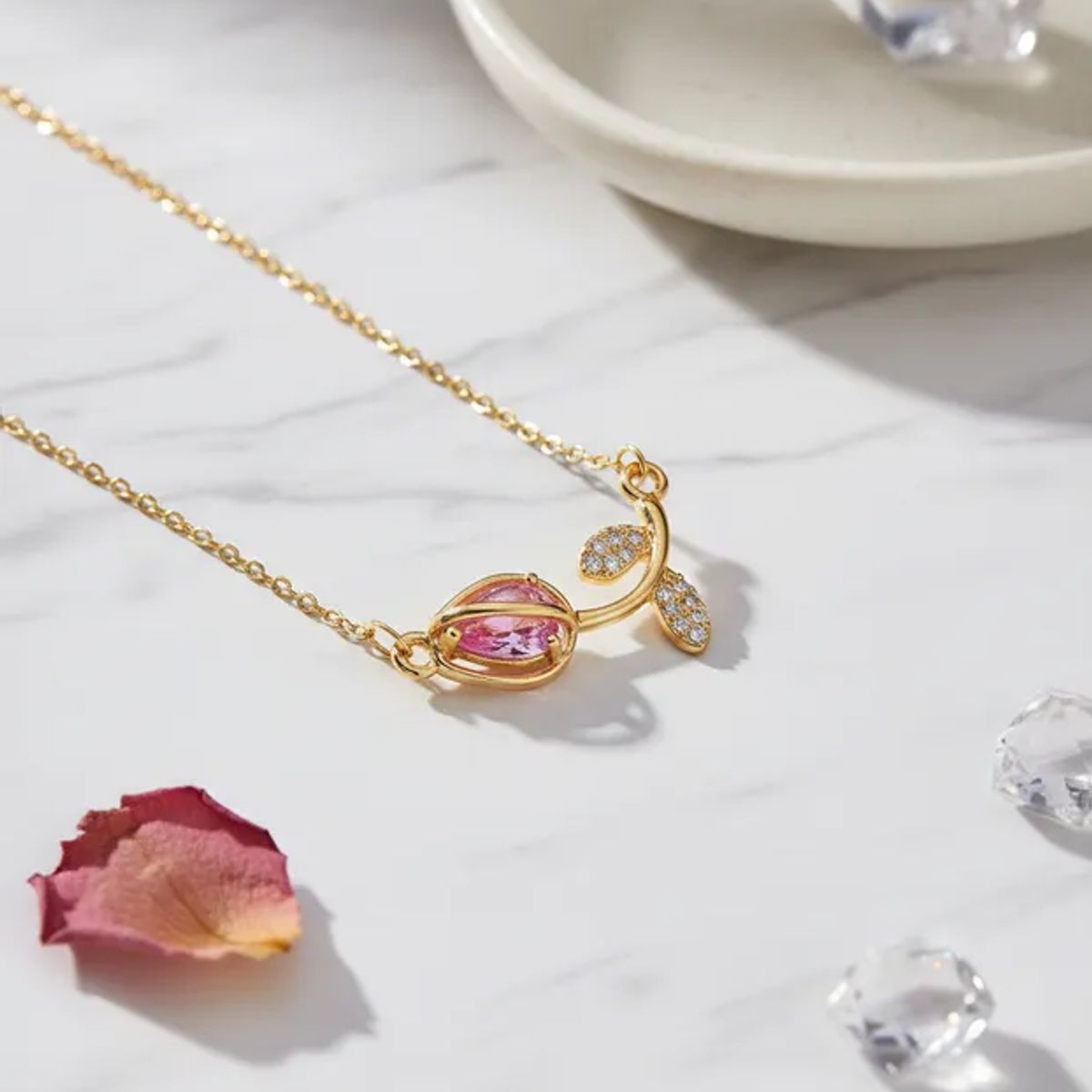 GENERICO - Collar Cadena Con Dije Tulipan Rosa Arco Con Circon En Acero Inox