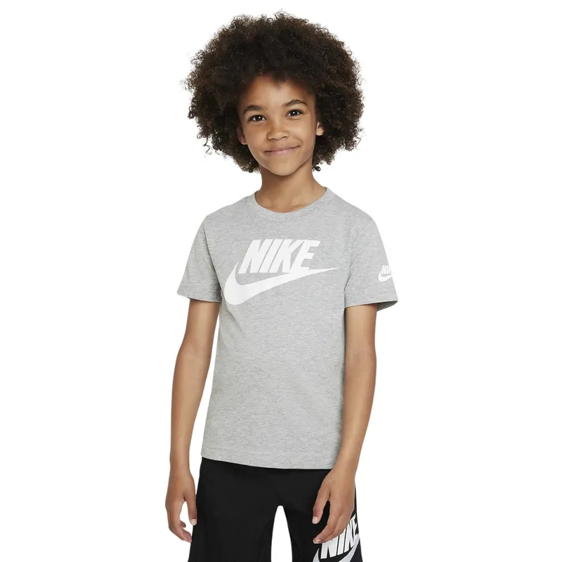 NIKE - Camiseta Nike Niño Futura Evergreen 86J575-042 Gris Casual