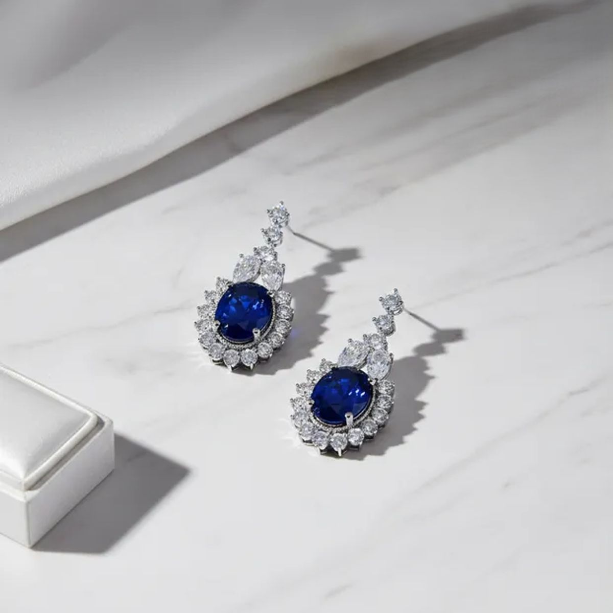 VERAMOREST - Aretes Azul Zafiro con Zirconia Cúbica