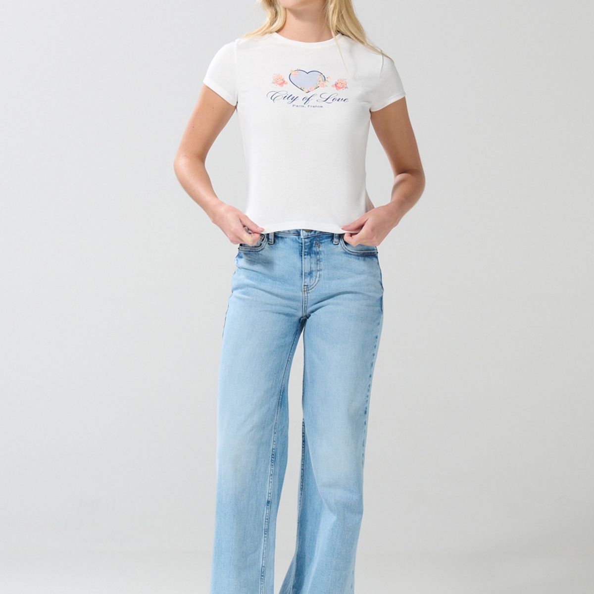 KOAJ - KOAJ Camiseta crema clara manga corta con diseño de corazón Mujer