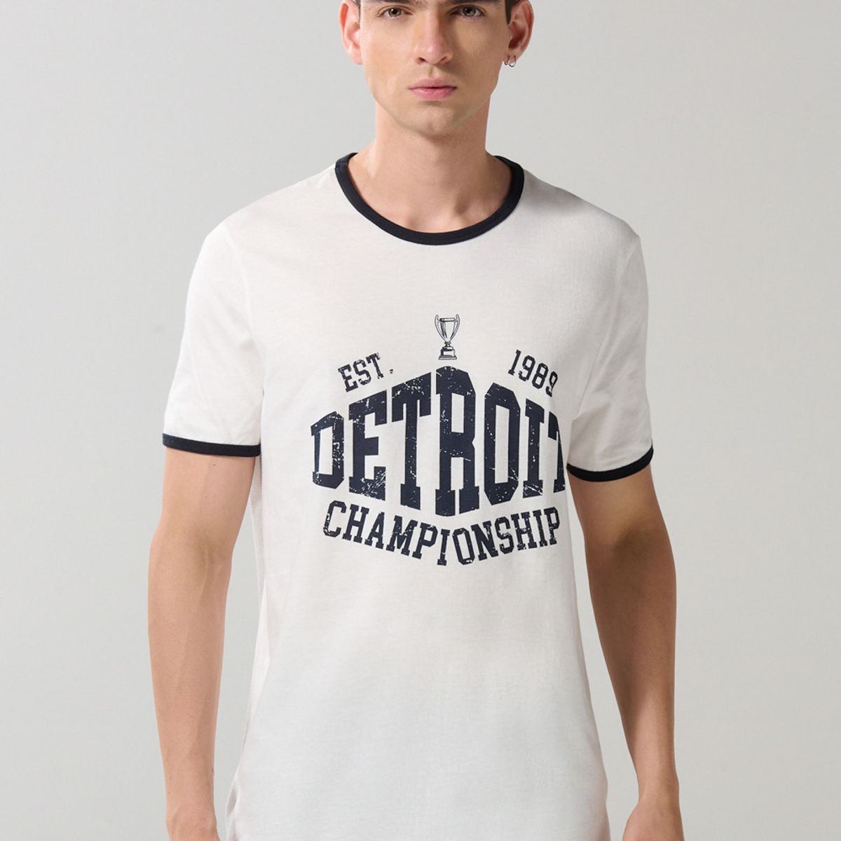 KOAJ - KOAJ Camiseta unicolor con contrastes, arte college y manga  Hombre