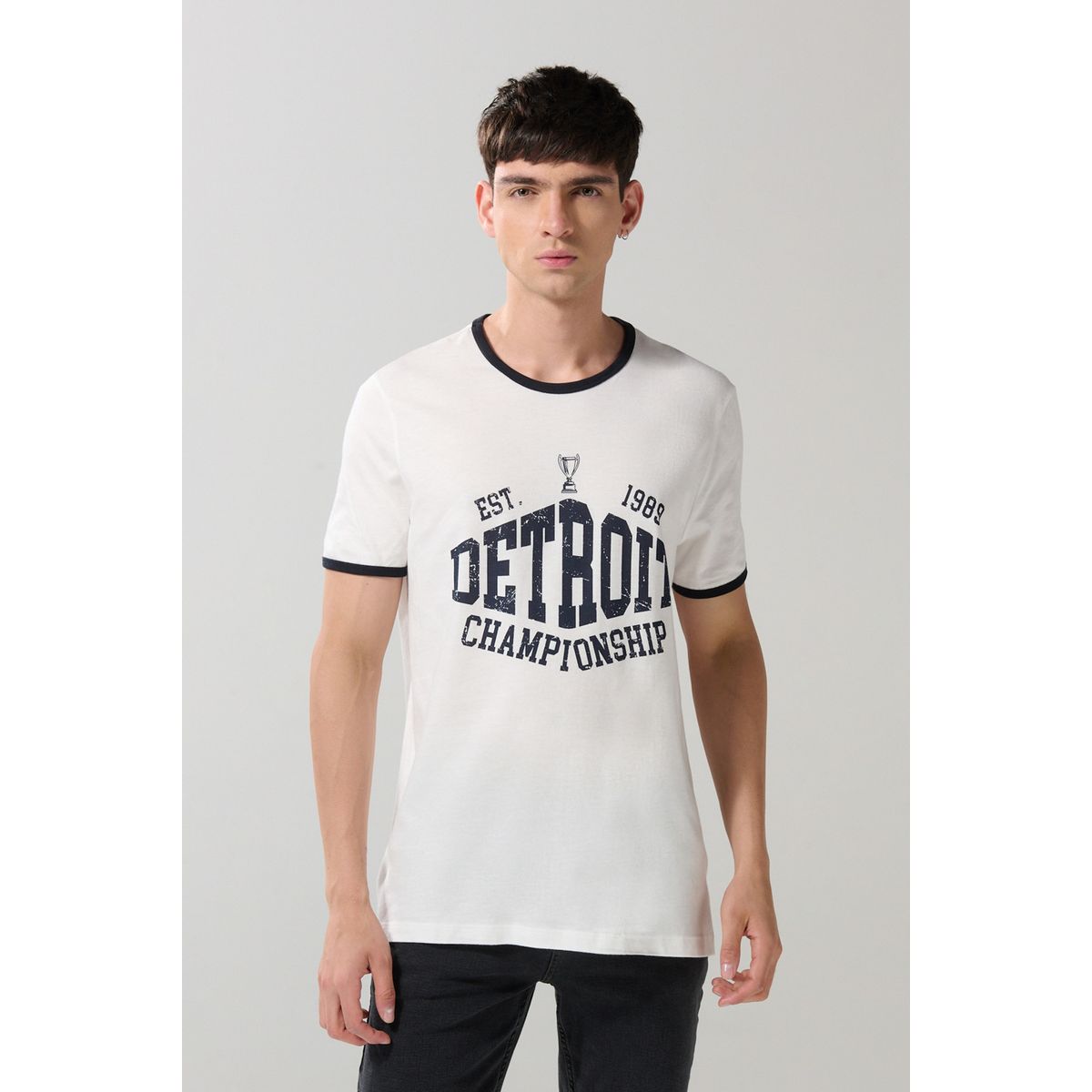 KOAJ - KOAJ Camiseta unicolor con contrastes, arte college y manga  Hombre