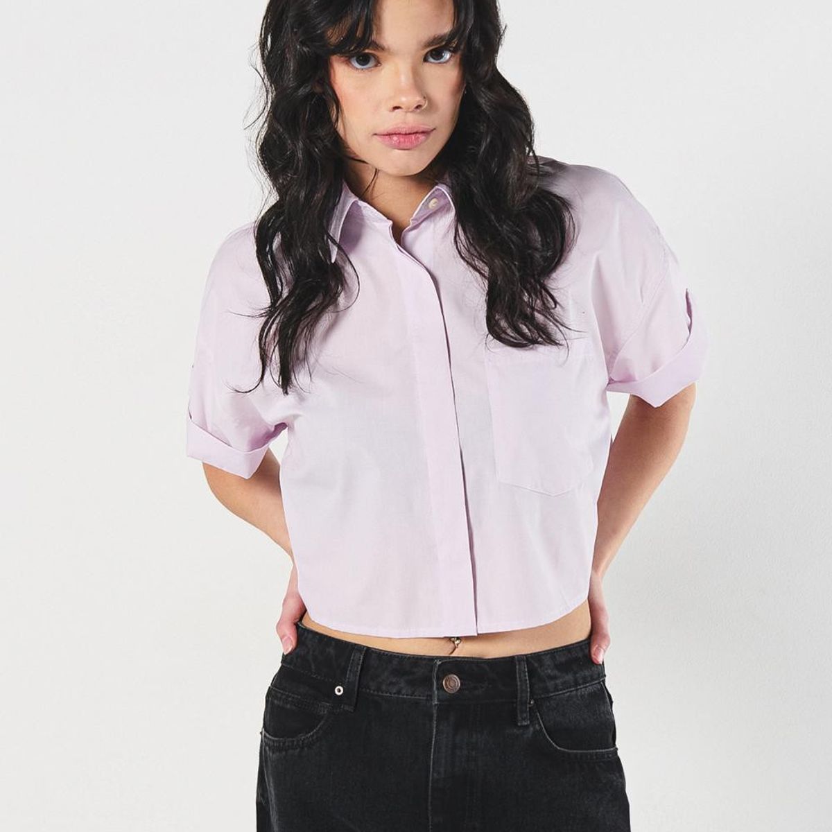 KOAJ - KOAJ Blusa crop unicolor con manga corta y bolsillo Mujer