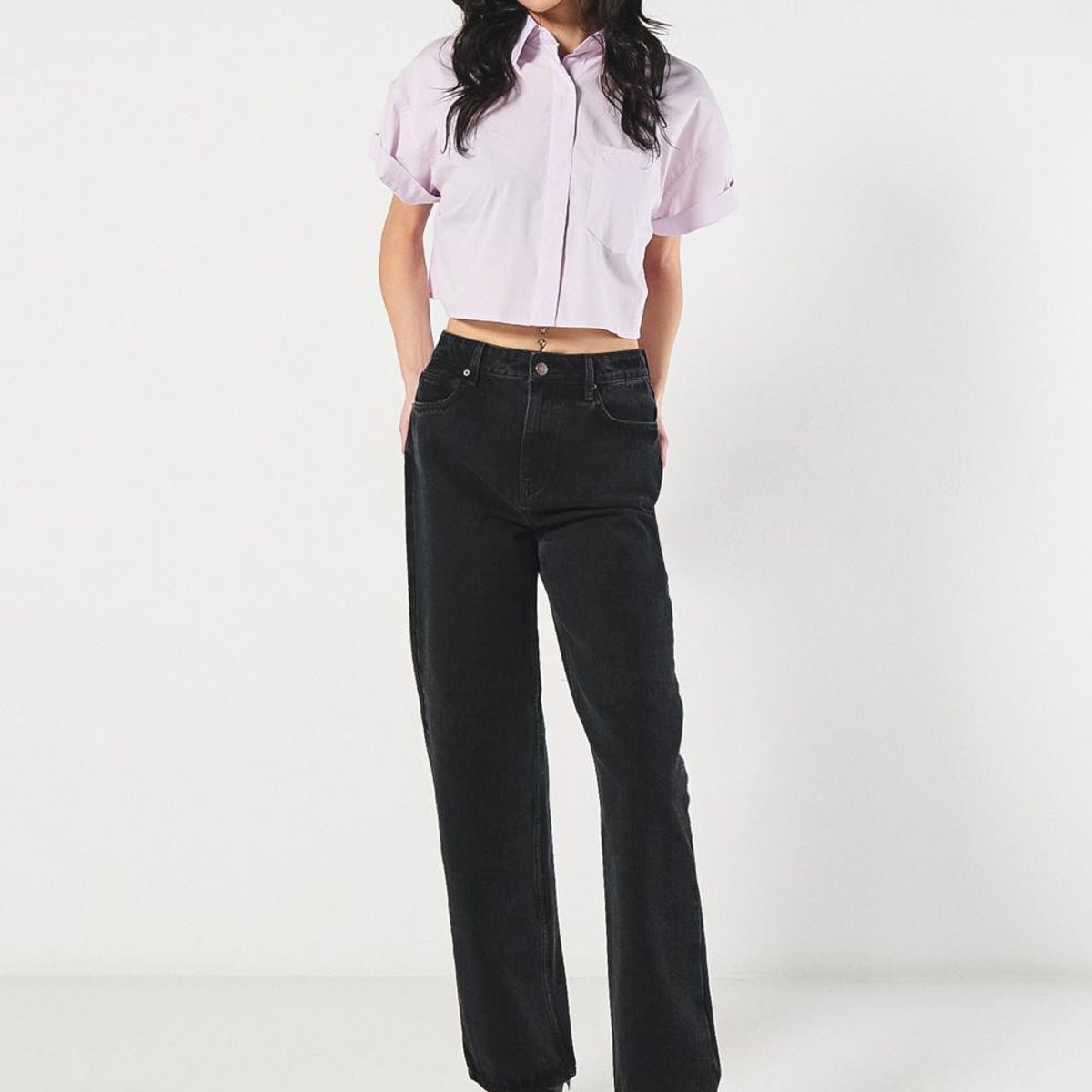 KOAJ - KOAJ Blusa crop unicolor con manga corta y bolsillo Mujer