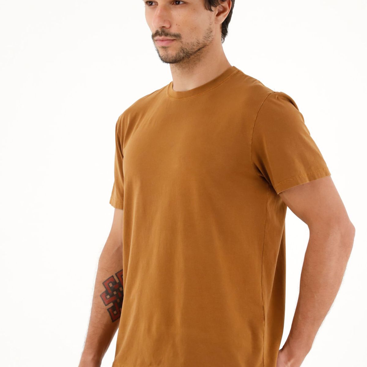TENNIS - Camiseta en tela licrada café para hombre