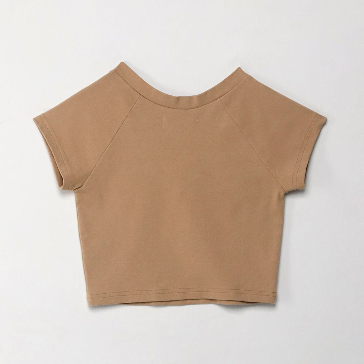 TENNIS - Camiseta crop con escote en V crudo para mujer