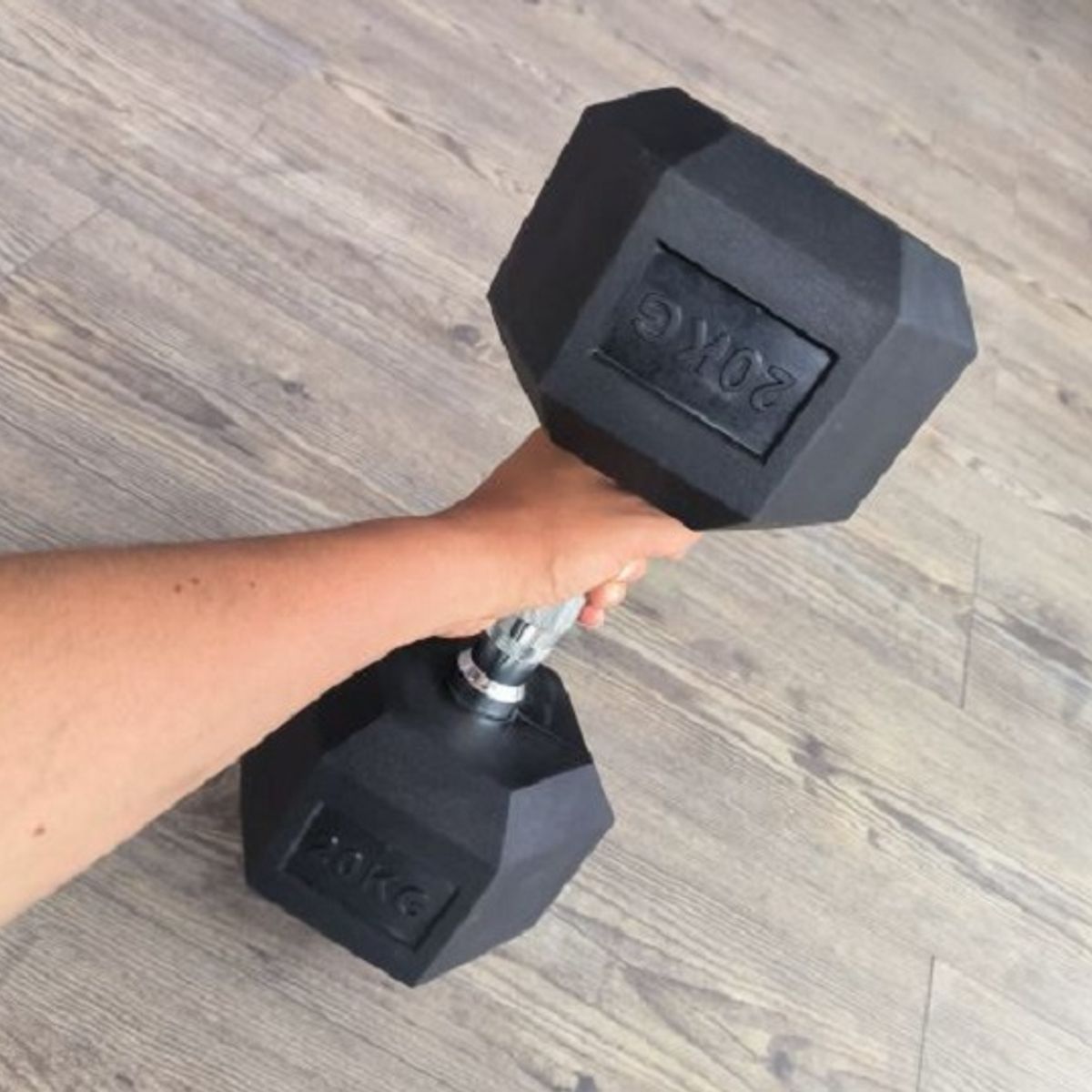 GENERICO - Pesa Mancuerna Encauchetada 20 Kg unidad