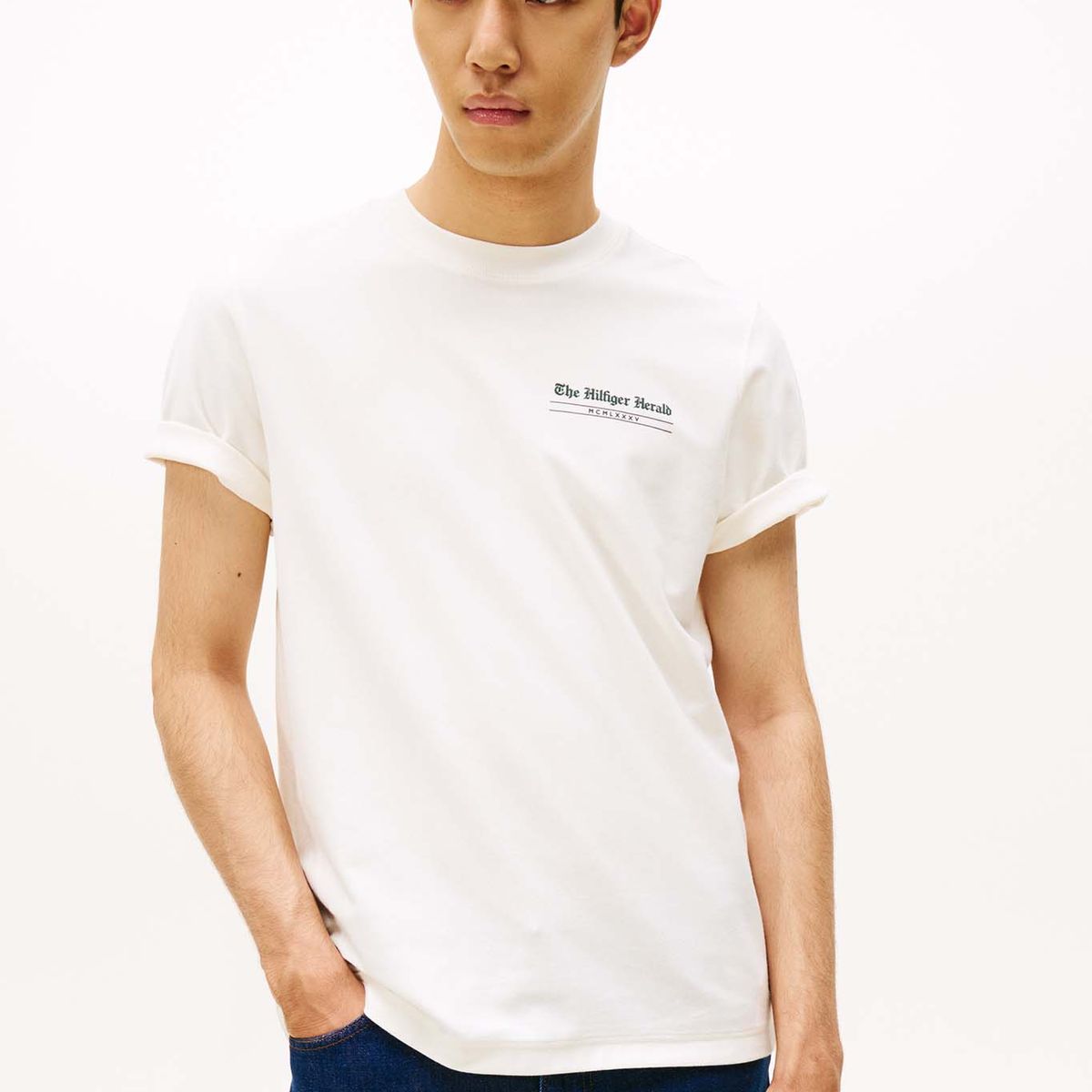 TOMMY HILFIGER - Camiseta blanca de cuello redondo con logo trasero Tommy Hilfiger