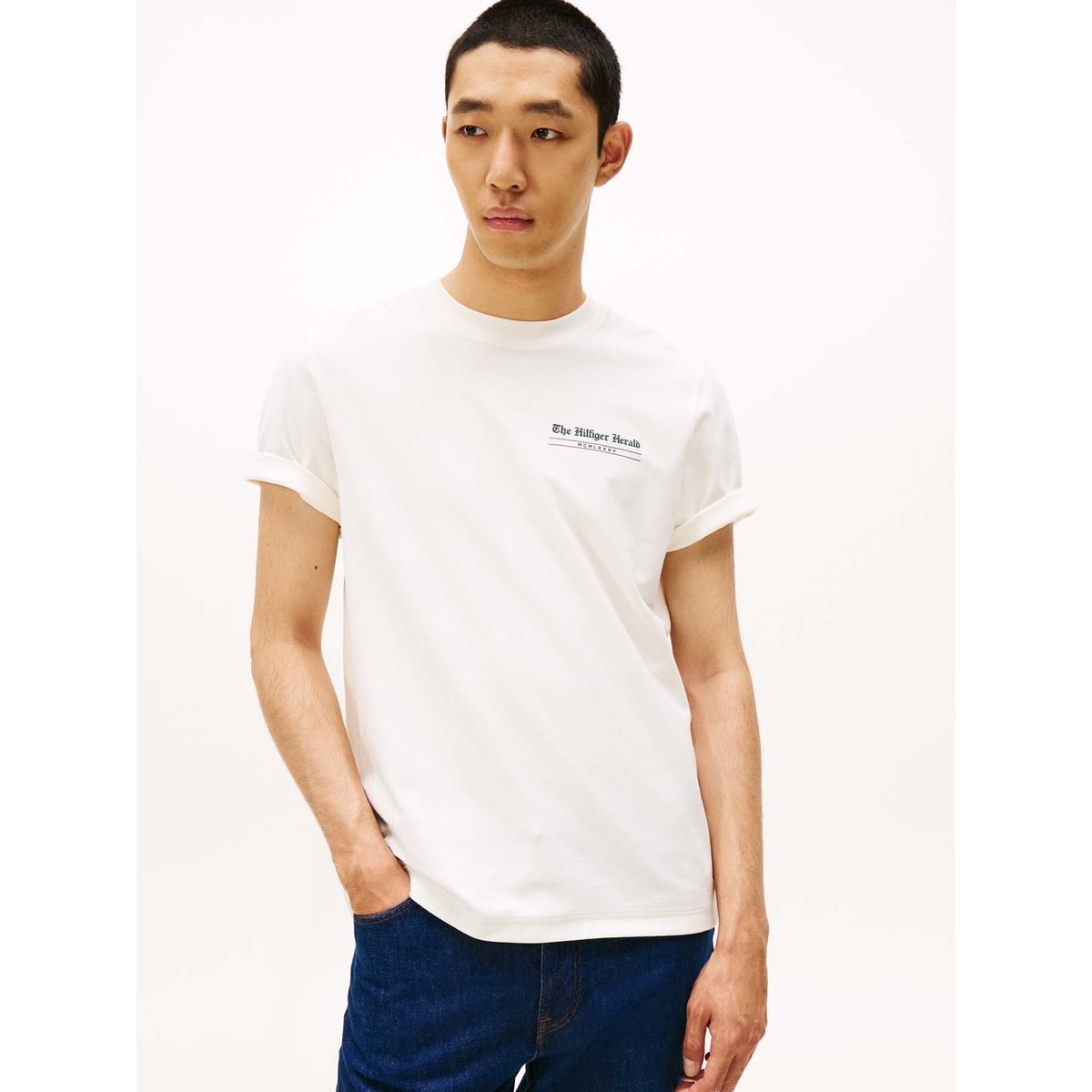 TOMMY HILFIGER - Camiseta blanca de cuello redondo con logo trasero Tommy Hilfiger