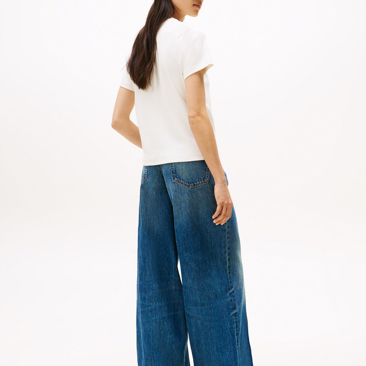 TOMMY HILFIGER - Camiseta blanca de corte regular con diseño de rayas Tommy Hilfiger