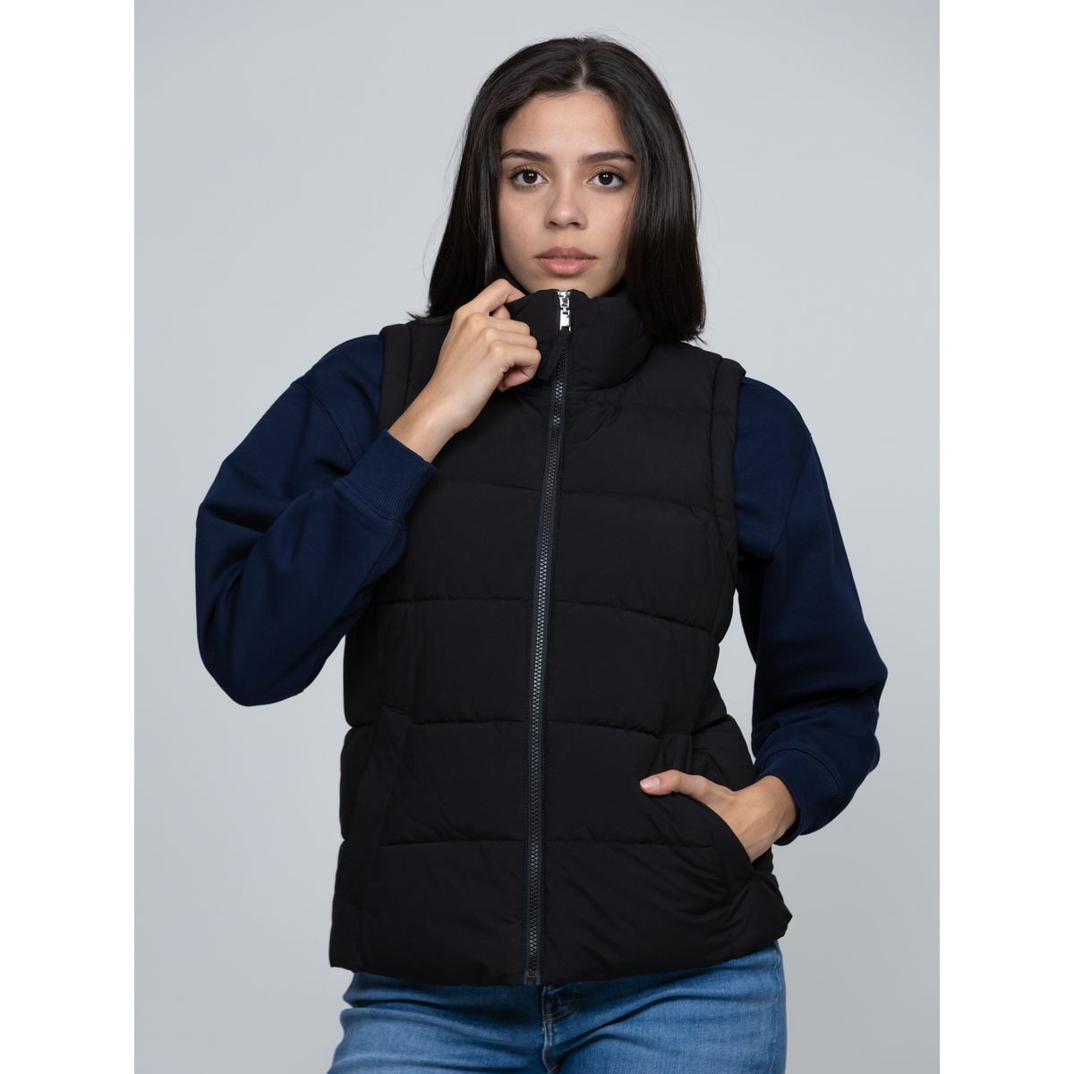 TOMMY HILFIGER - Chaleco negro de cuello alto con cierre de cremallera  Tommy Hilfiger