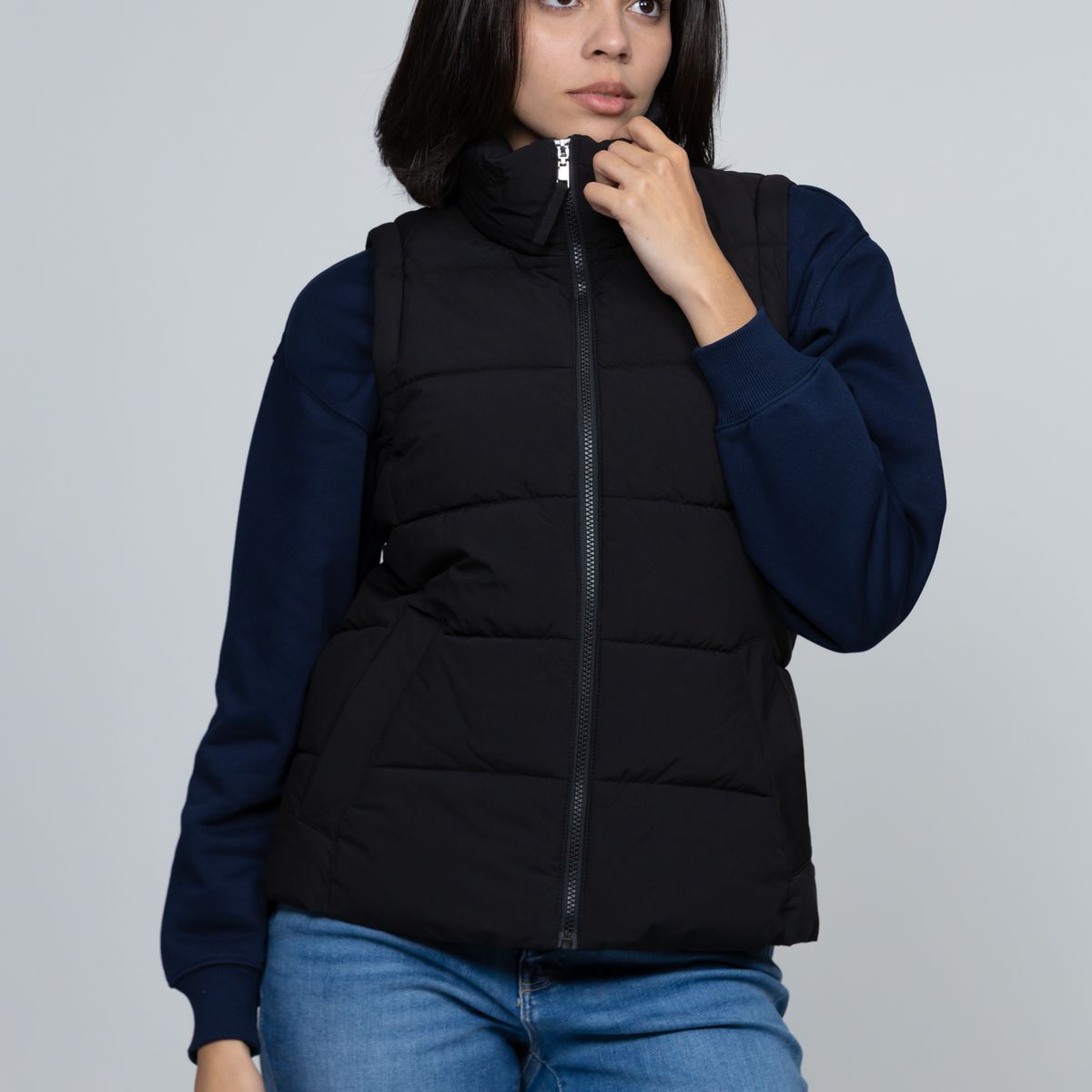 TOMMY HILFIGER - Chaleco negro de cuello alto con cierre de cremallera  Tommy Hilfiger