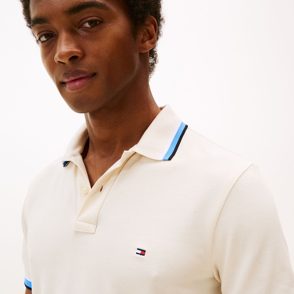 TOMMY HILFIGER - Polo blanco de corte slim con logo Tommy Hilfiger