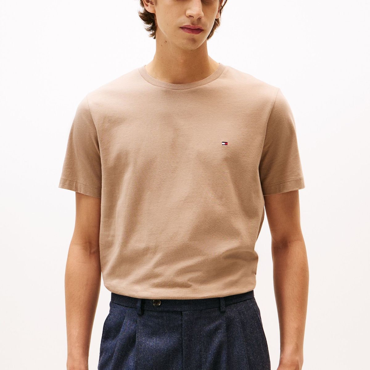 TOMMY HILFIGER - Camiseta beige de cuello redondo con logo bordado Tommy Hilfiger