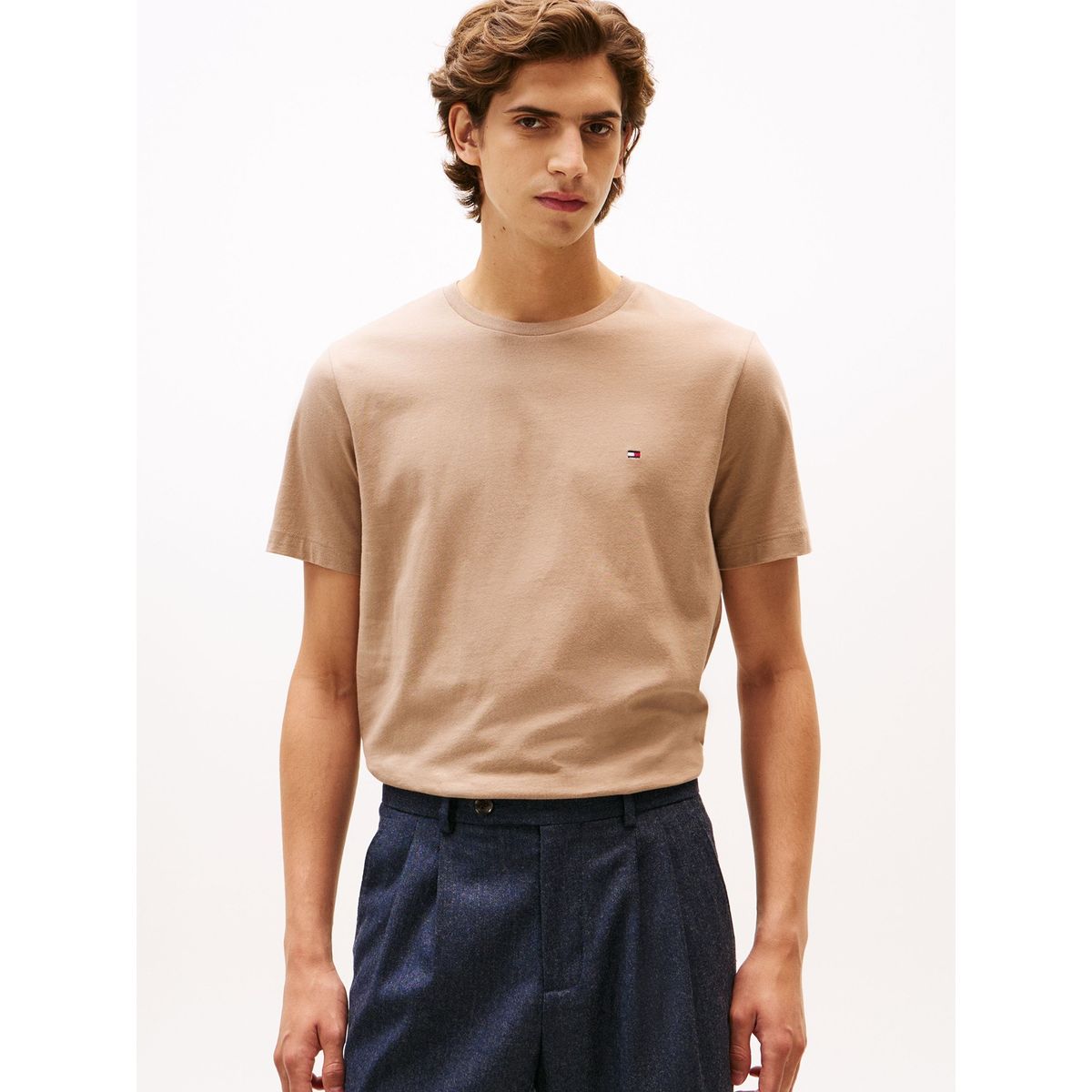 TOMMY HILFIGER - Camiseta beige de cuello redondo con logo bordado Tommy Hilfiger