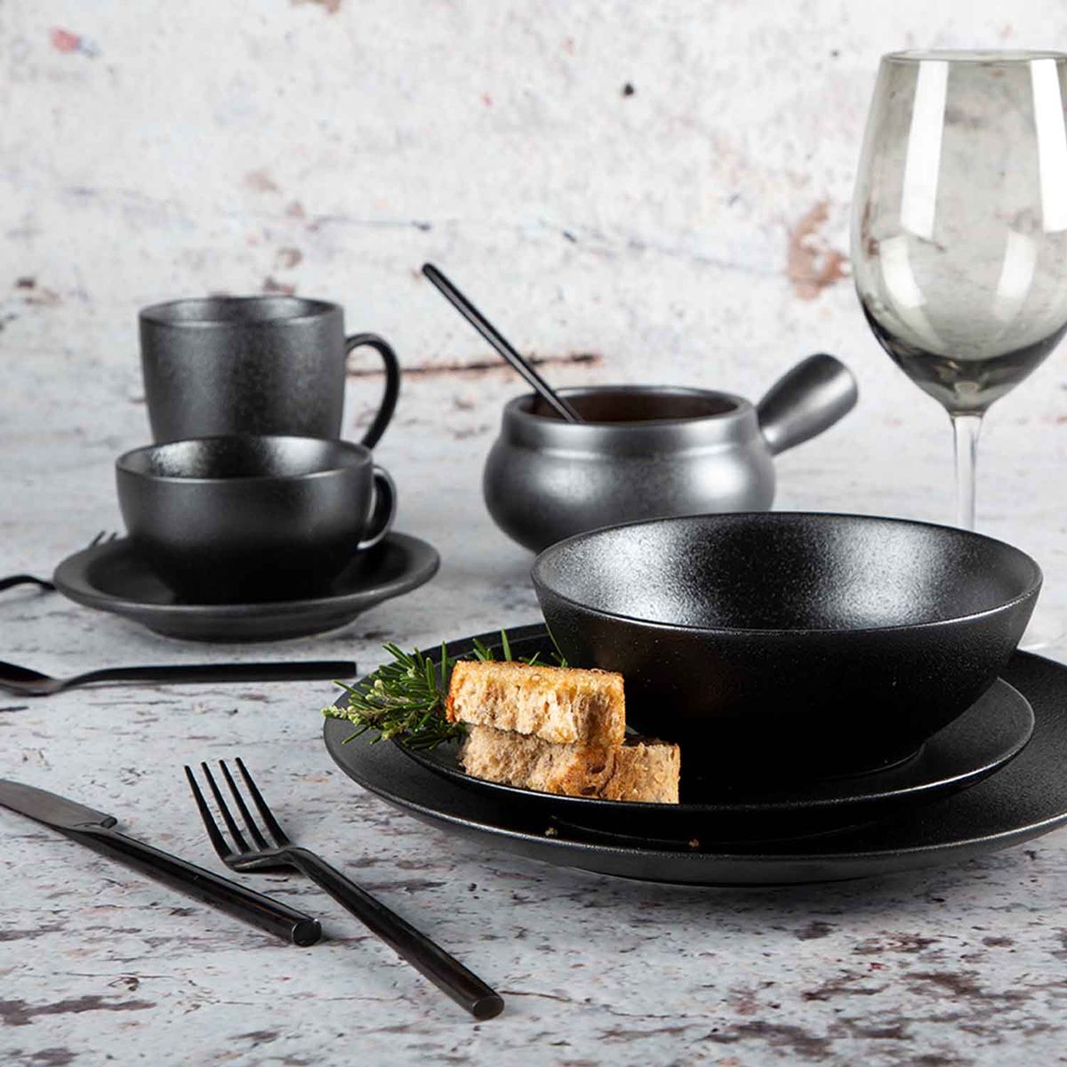 AMBIENTE GOURMET - Plato mediano negro mate setx4