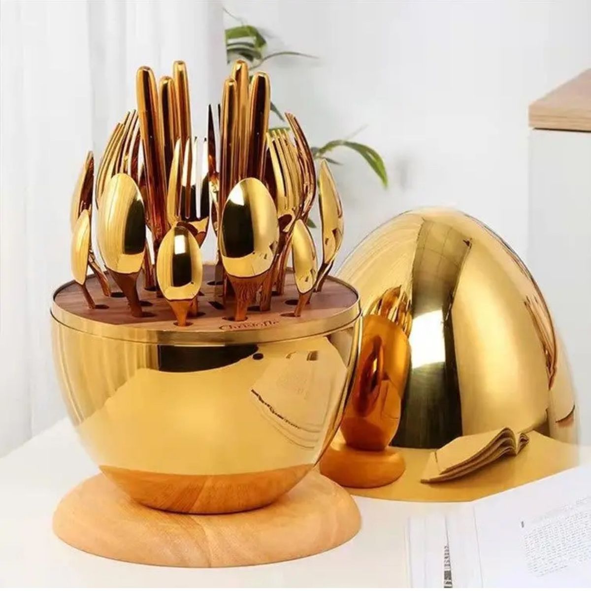 AMERICAN GENERICS - Juego de cubiertos 24pcs Acero inoxidable estuche huevo dorado