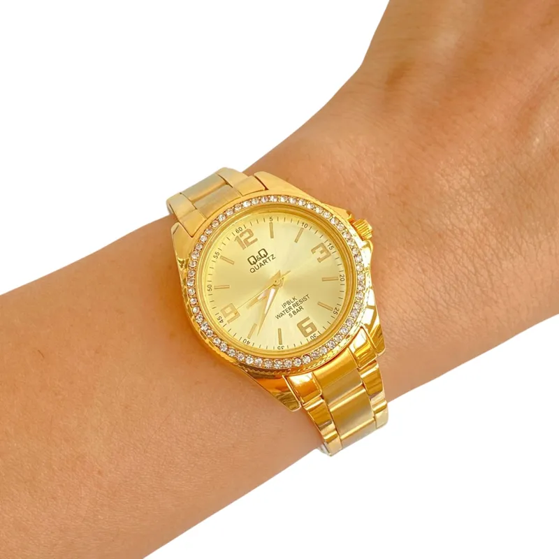 Q&Q - Reloj Q&Q Dorado Con Numeros Piedras Acero Inoxidable Original + Caja