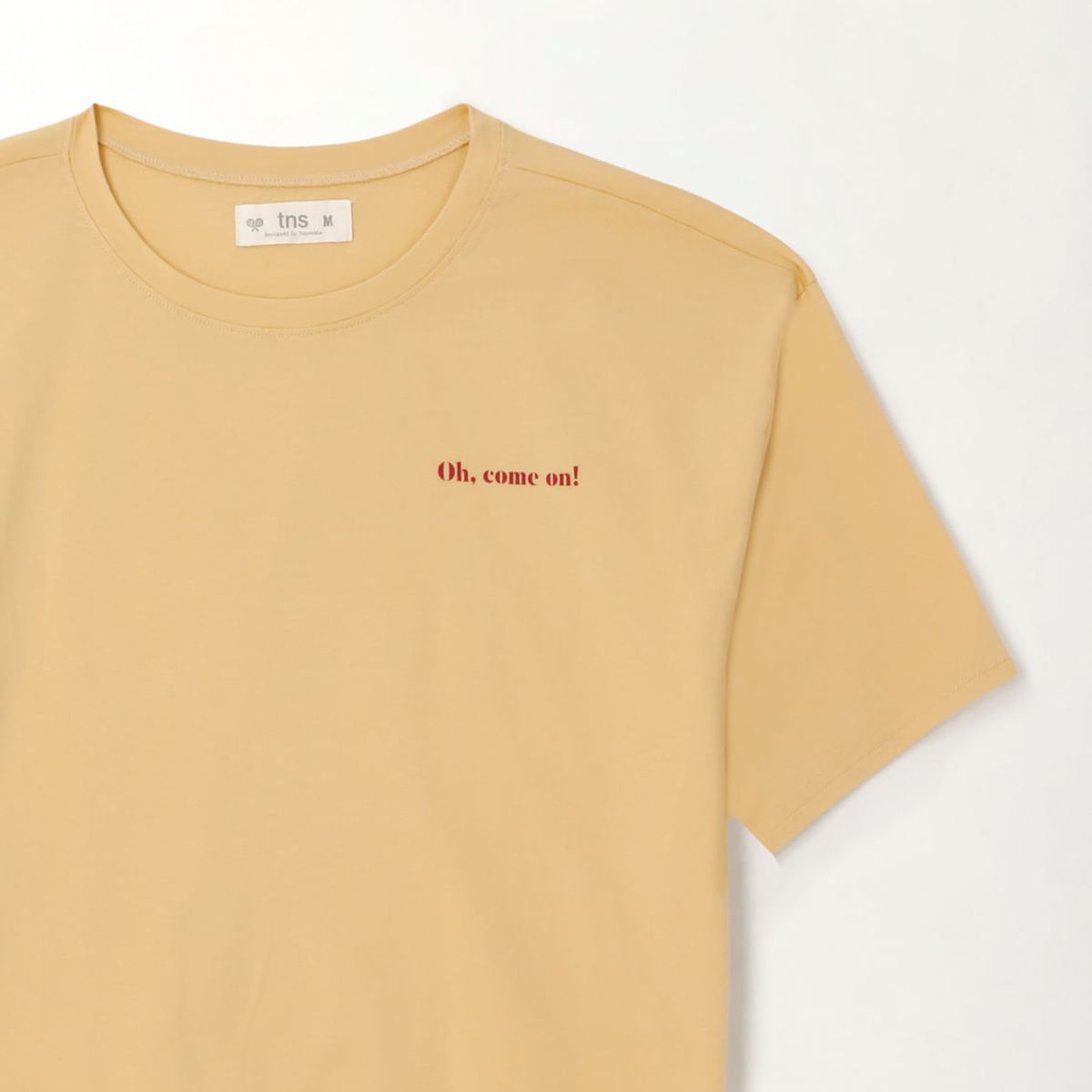 TENNIS - Camiseta Boxy fit con mini estampado café para mujer