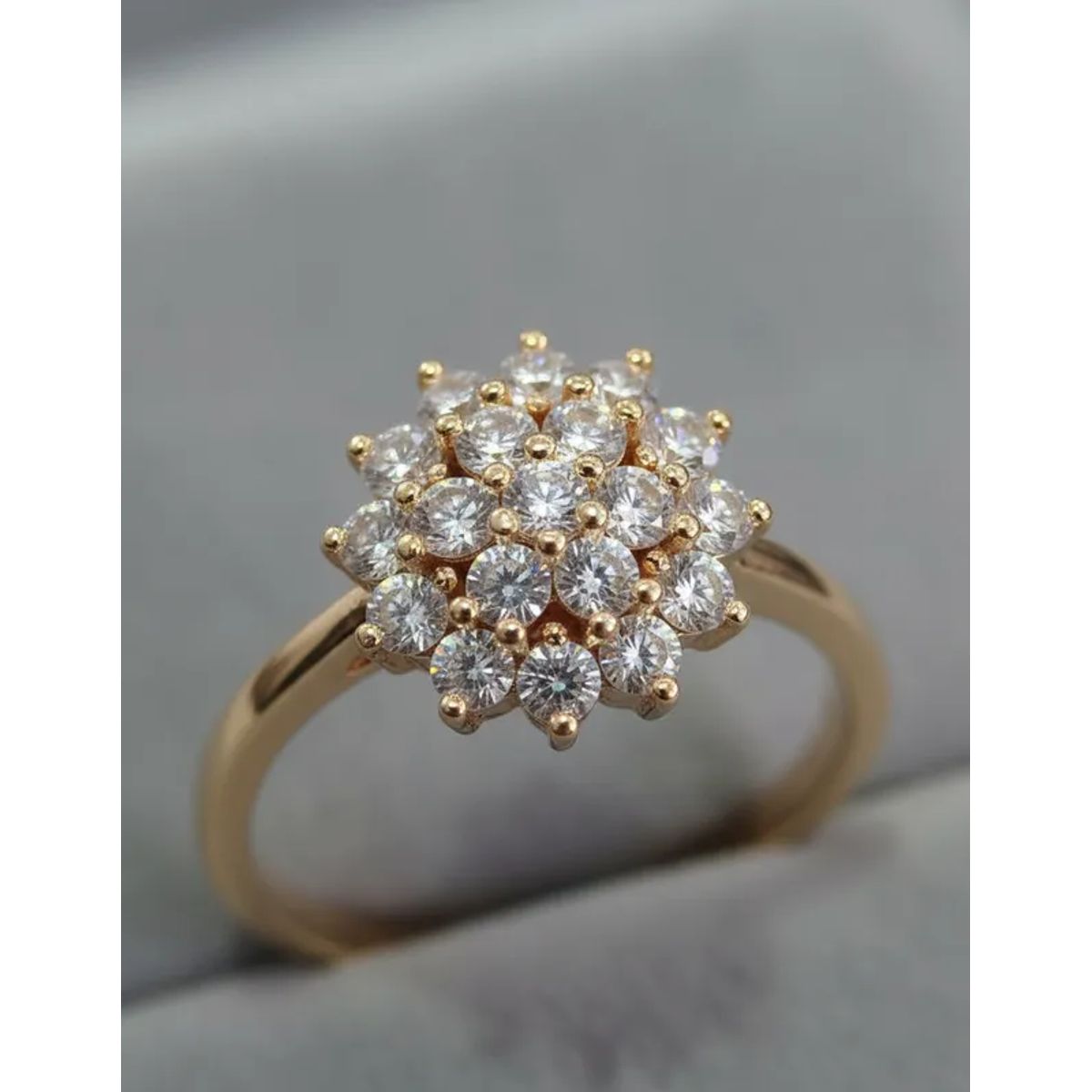 VERAMOREST - Anillo Flor De Cristales Veramorest