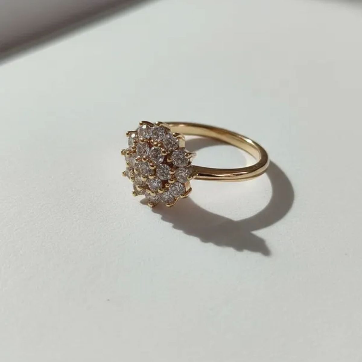 VERAMOREST - Anillo Flor De Cristales Veramorest