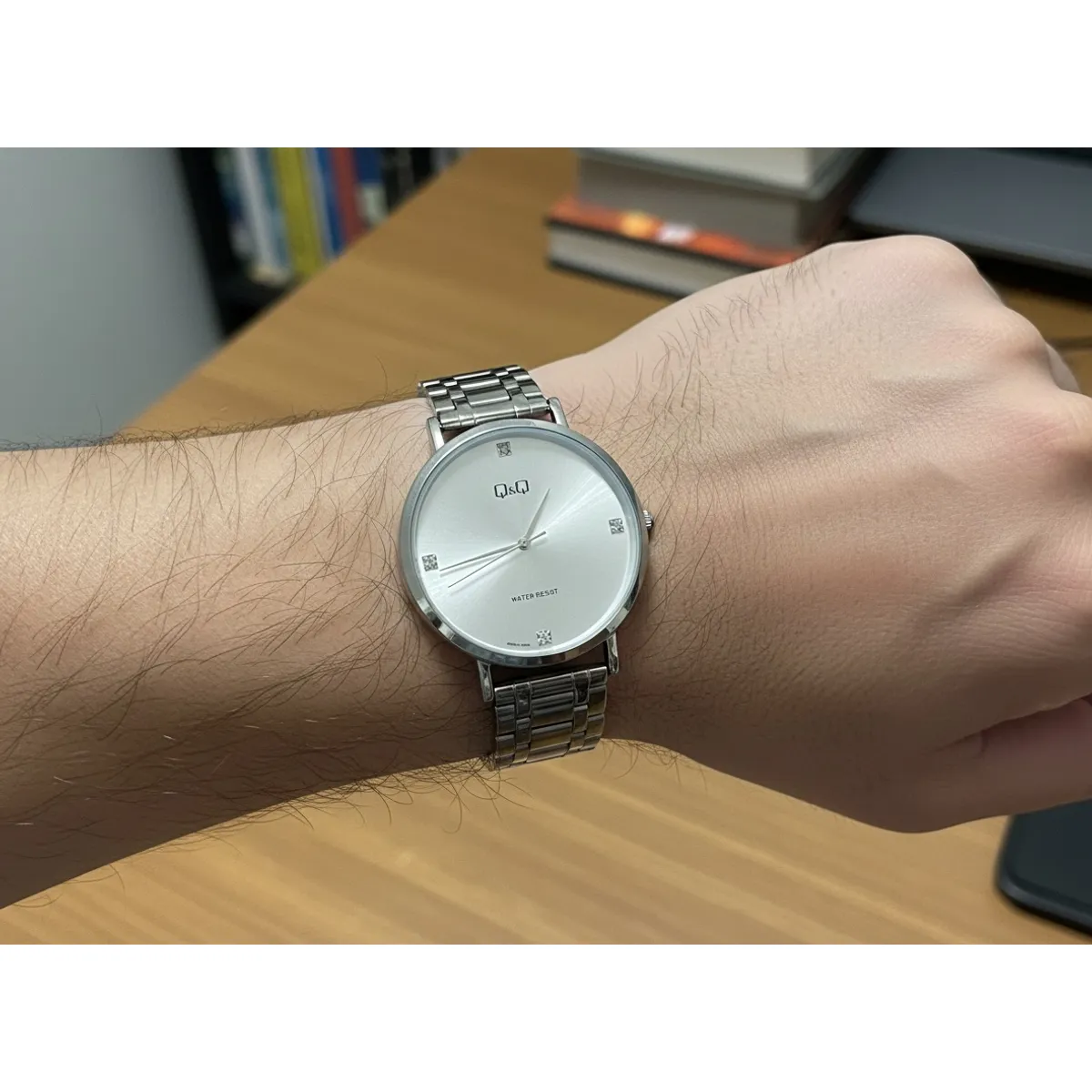 Q&Q - Reloj Q&Q Plateado Clasico para Hombre