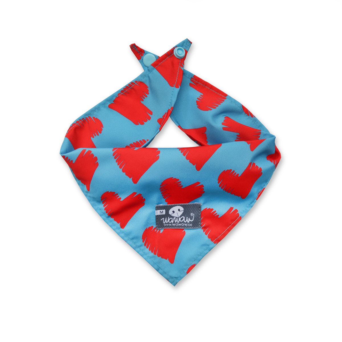 WAWAW - Pañoleta XL celeste corazones rojos