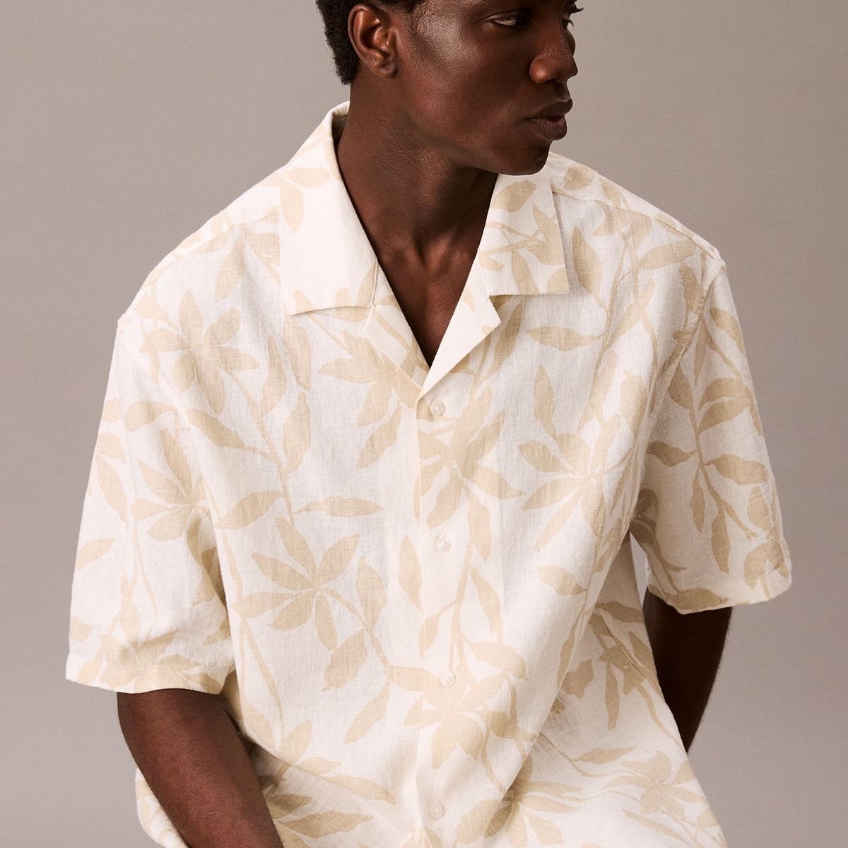 CALVIN KLEIN - Camisa beige relaxed con monograma Calvin Klein