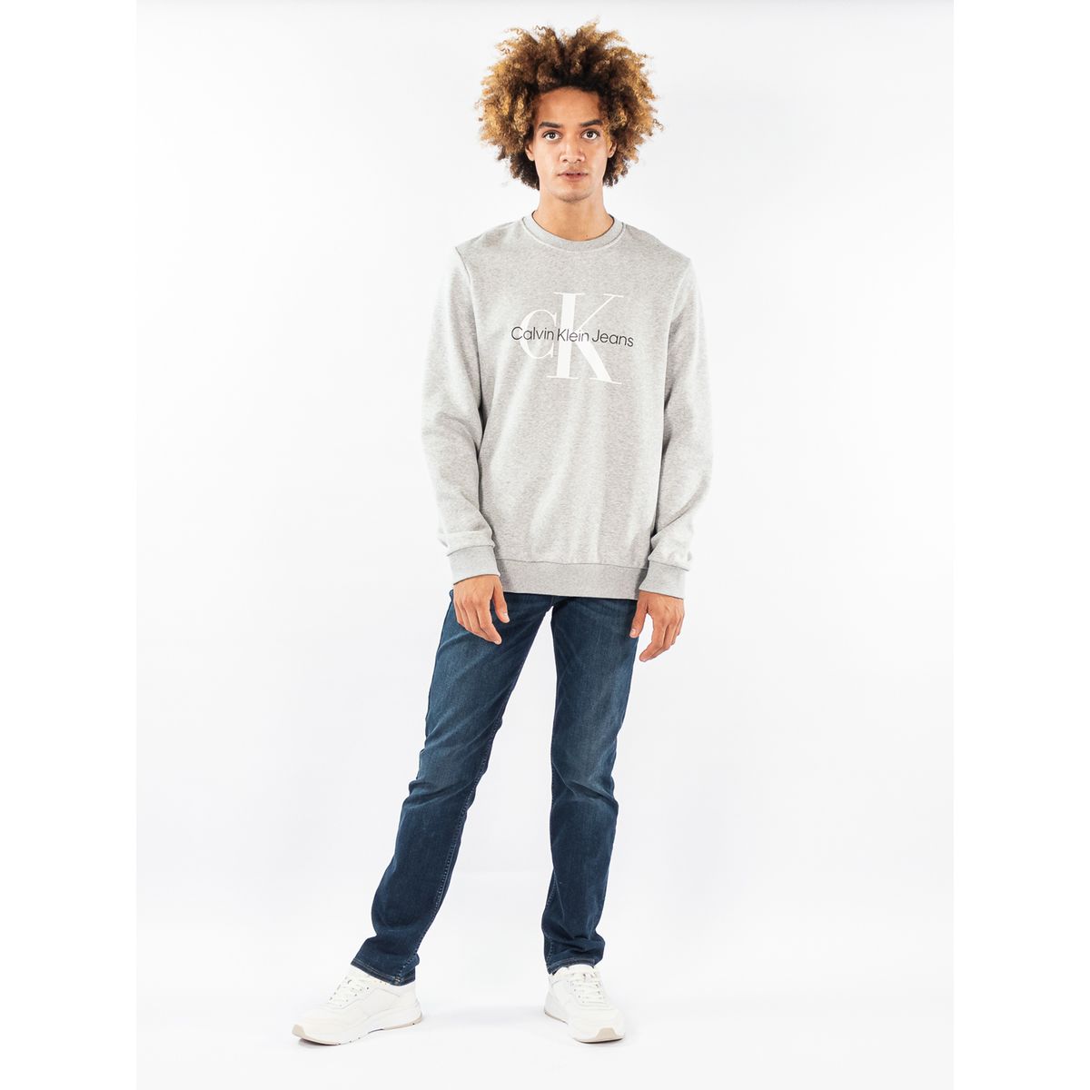 CALVIN KLEIN - Suéter gris de cuello redondo con  monograma Calvin Klein