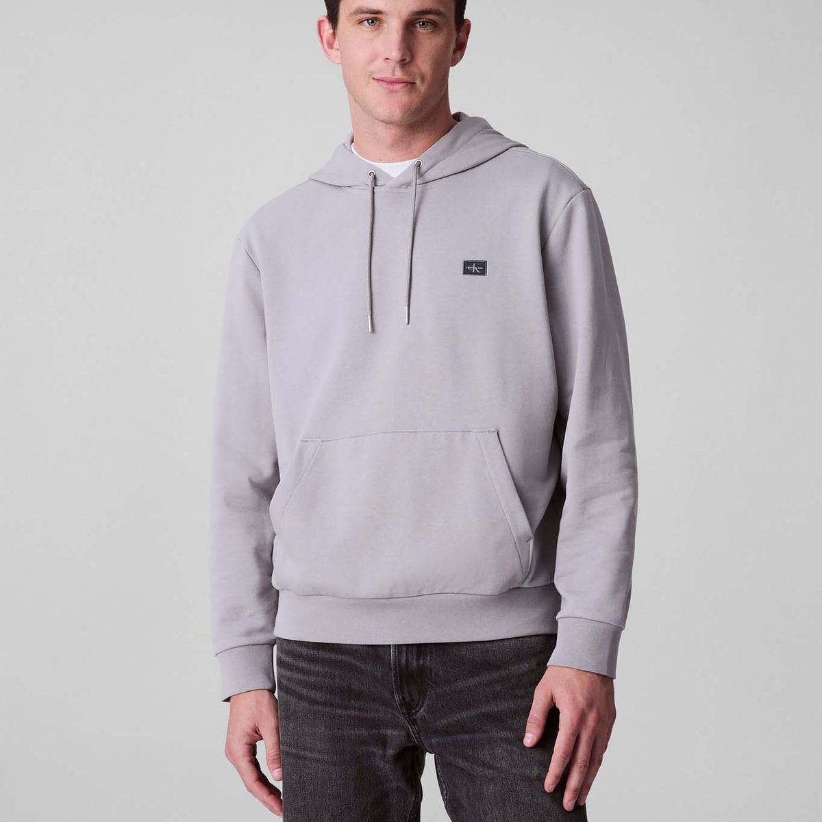 CALVIN KLEIN - Buzo gris de felpa con logotipo bordado Calvin Klein