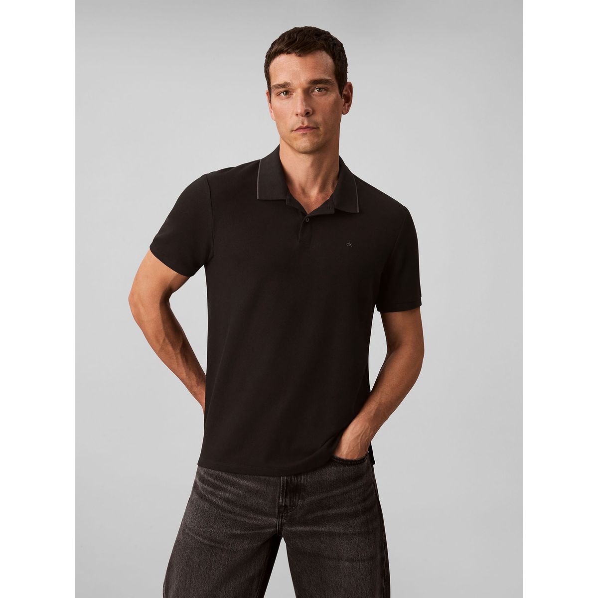 CALVIN KLEIN - Polo negro de manga corta en tejido piqué Calvin Klein