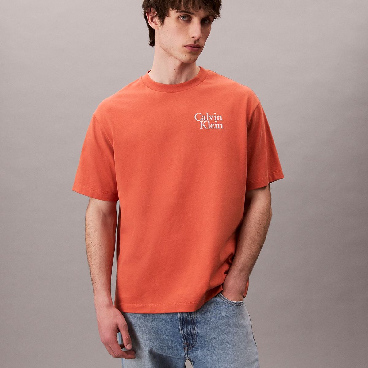 CALVIN KLEIN - Camiseta roja holgada con logo gráfico con letras Calvin Klein