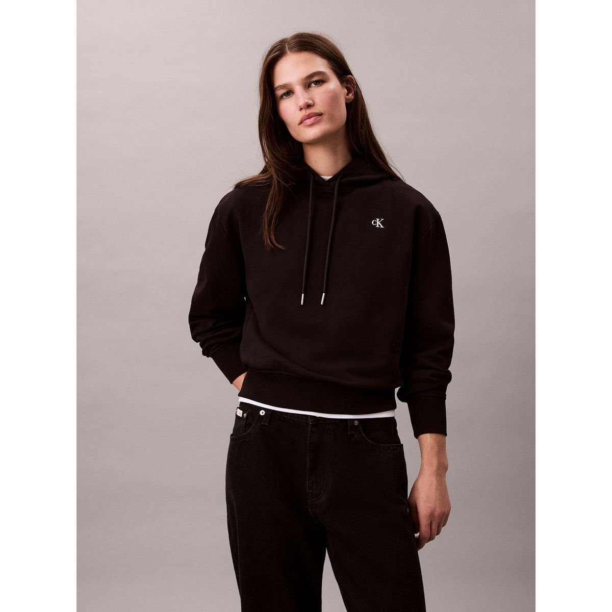 CALVIN KLEIN - Buzo negro con capota - Archive Calvin Klein