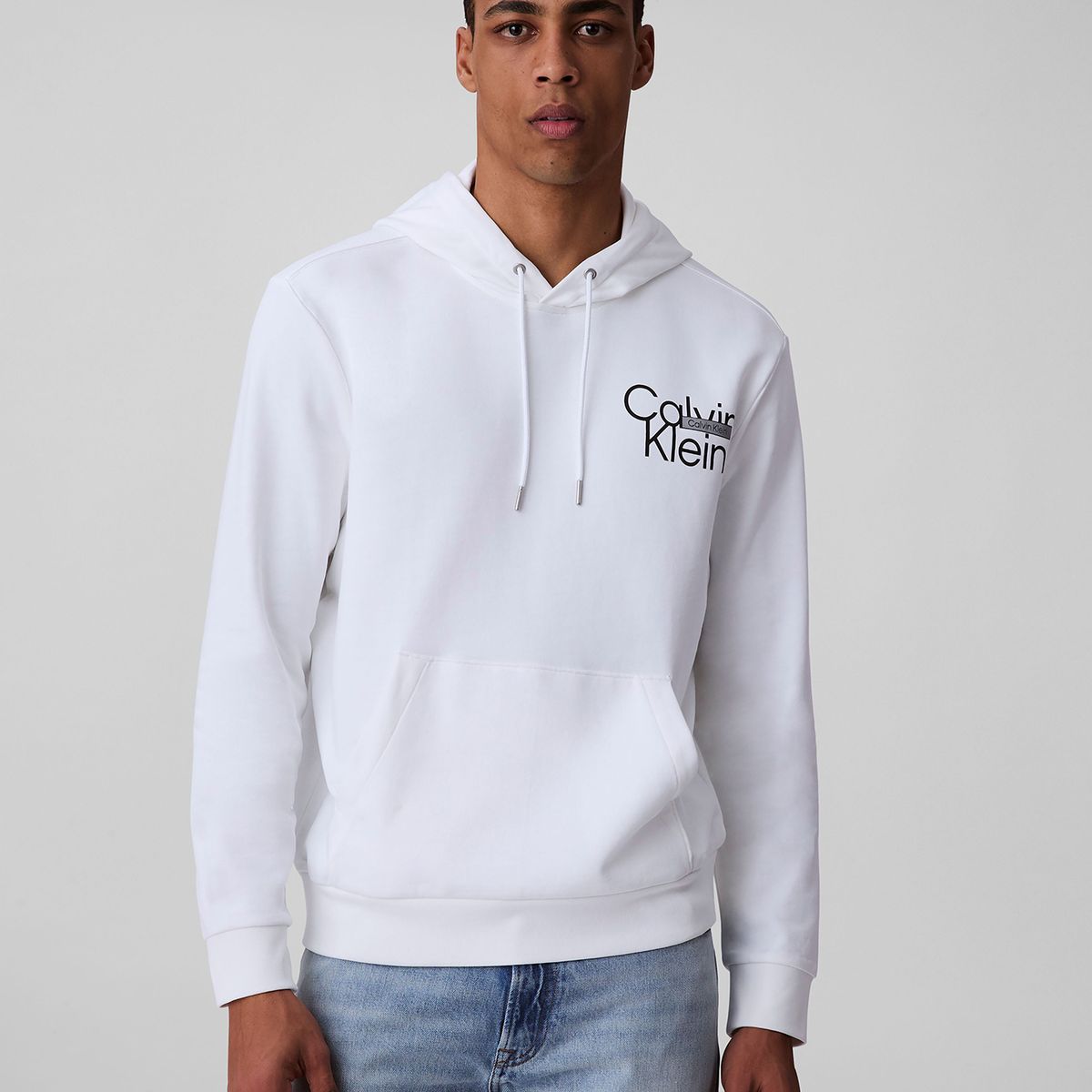 CALVIN KLEIN - Buzo blanco con capota Calvin Klein