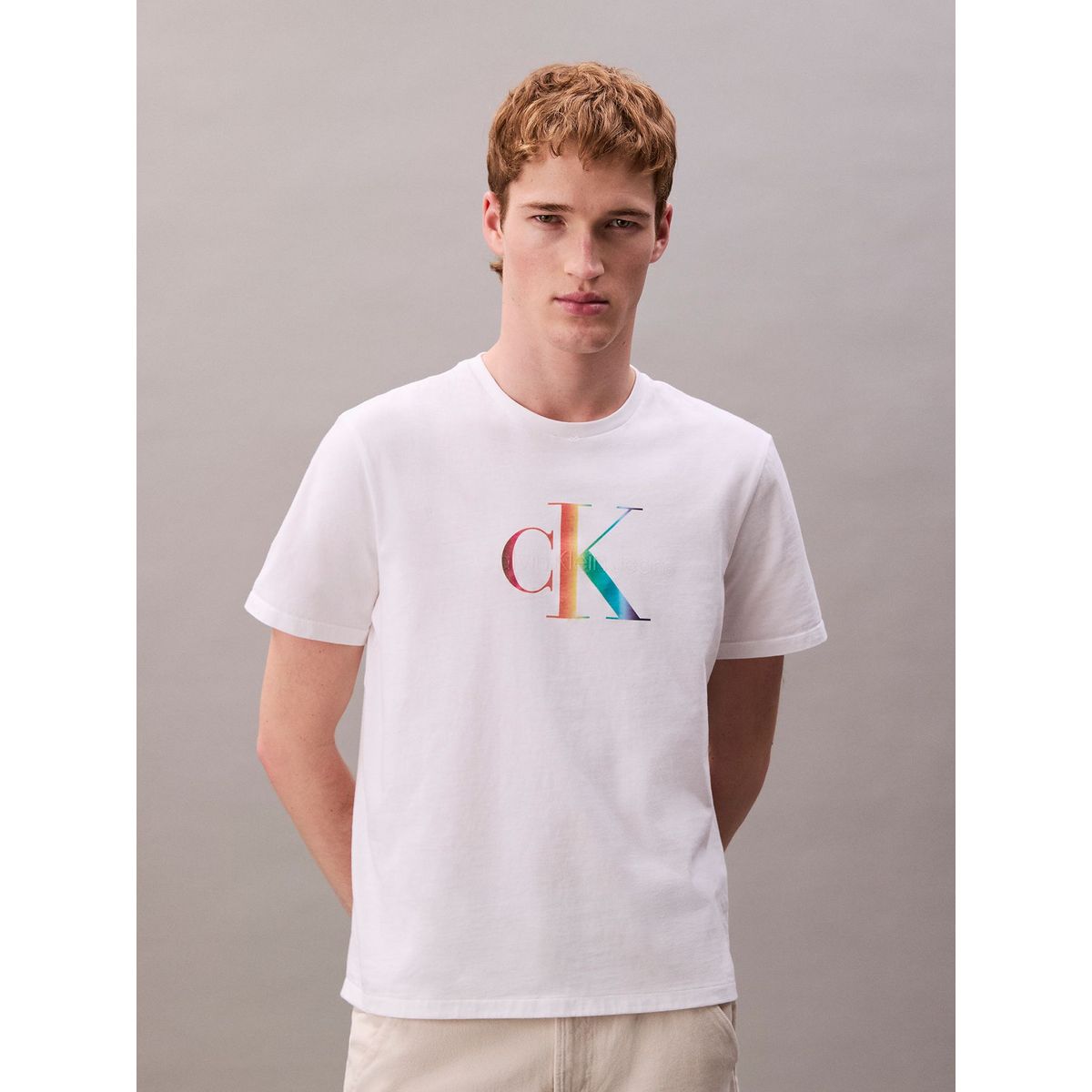 CALVIN KLEIN - Camiseta blanca con monograma arcoíris - Pride Calvin Klein