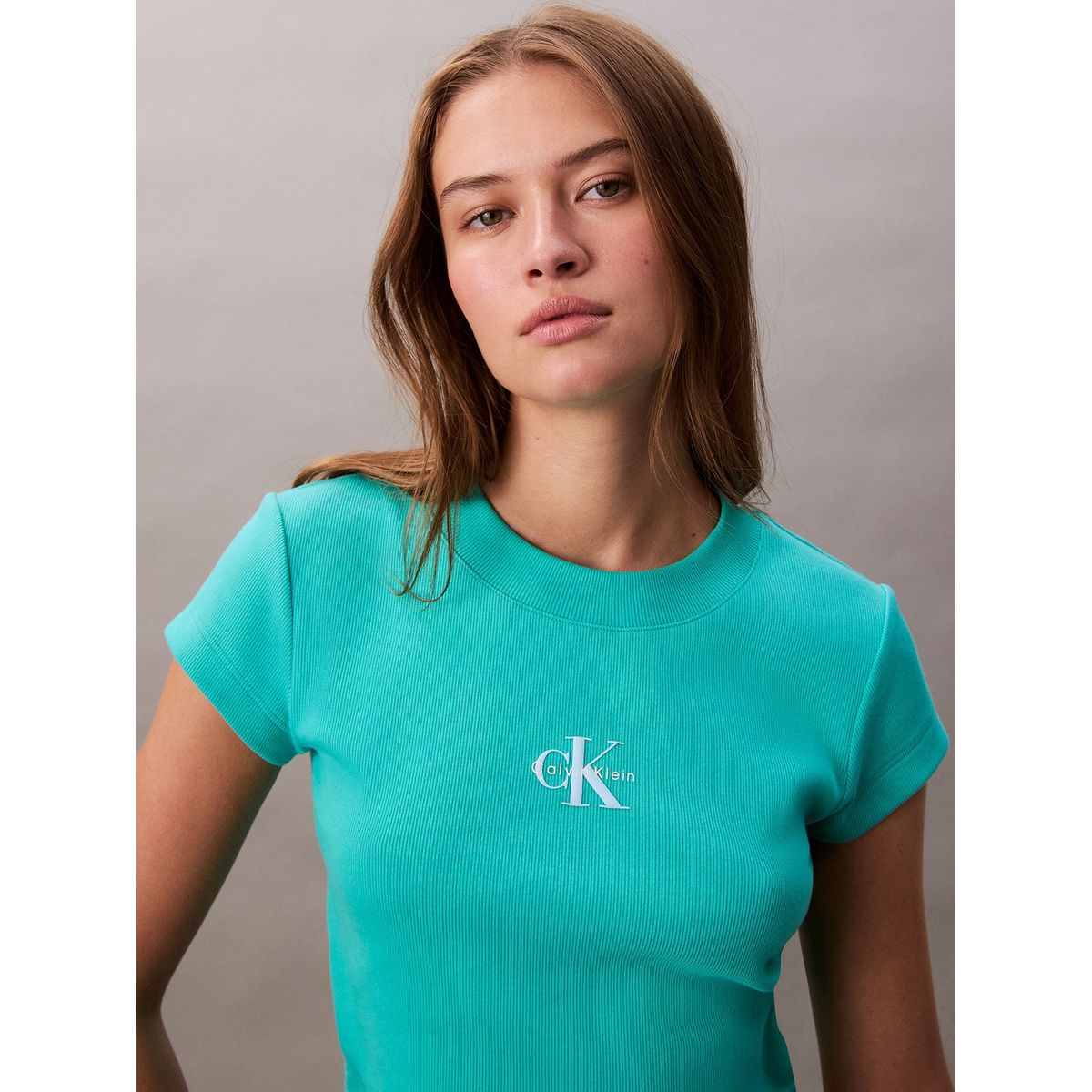 CALVIN KLEIN - Camiseta verde ajustada con monograma Calvin Klein