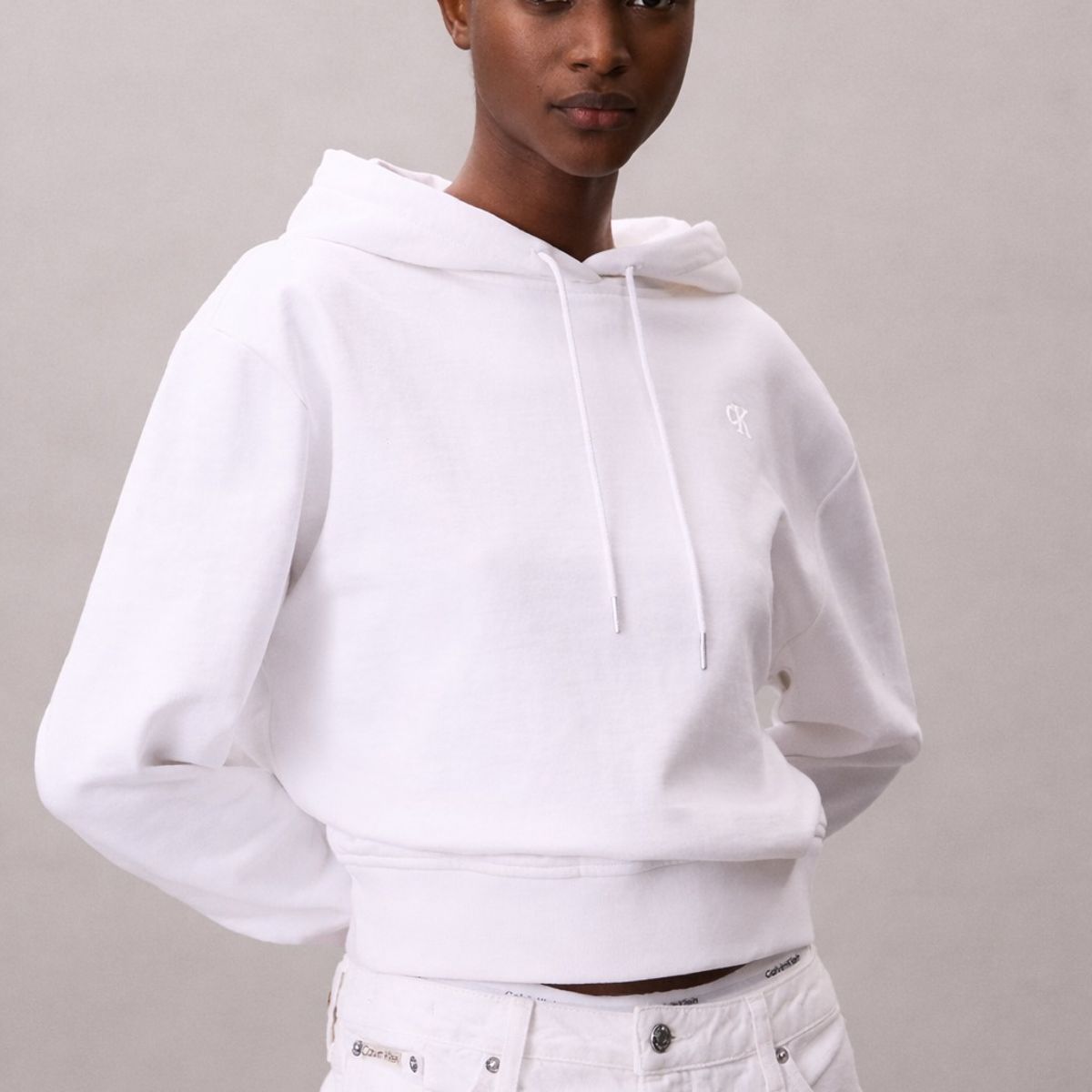 CALVIN KLEIN - Buzo blanco con capota - Archive Calvin Klein